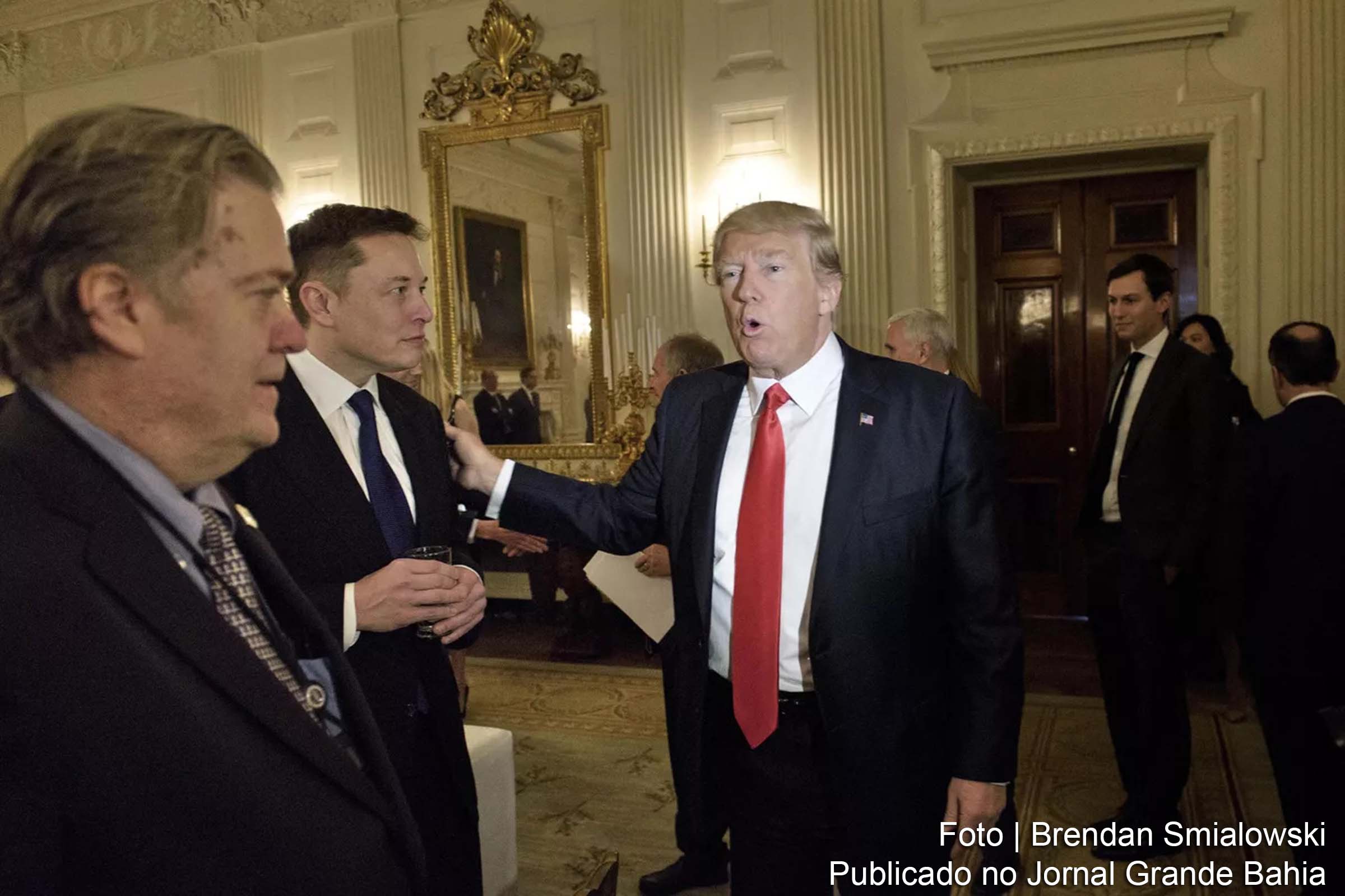 EUA: Donald Trump considera Elon Musk como conselheiro político em possível segundo mandato, diz jornal