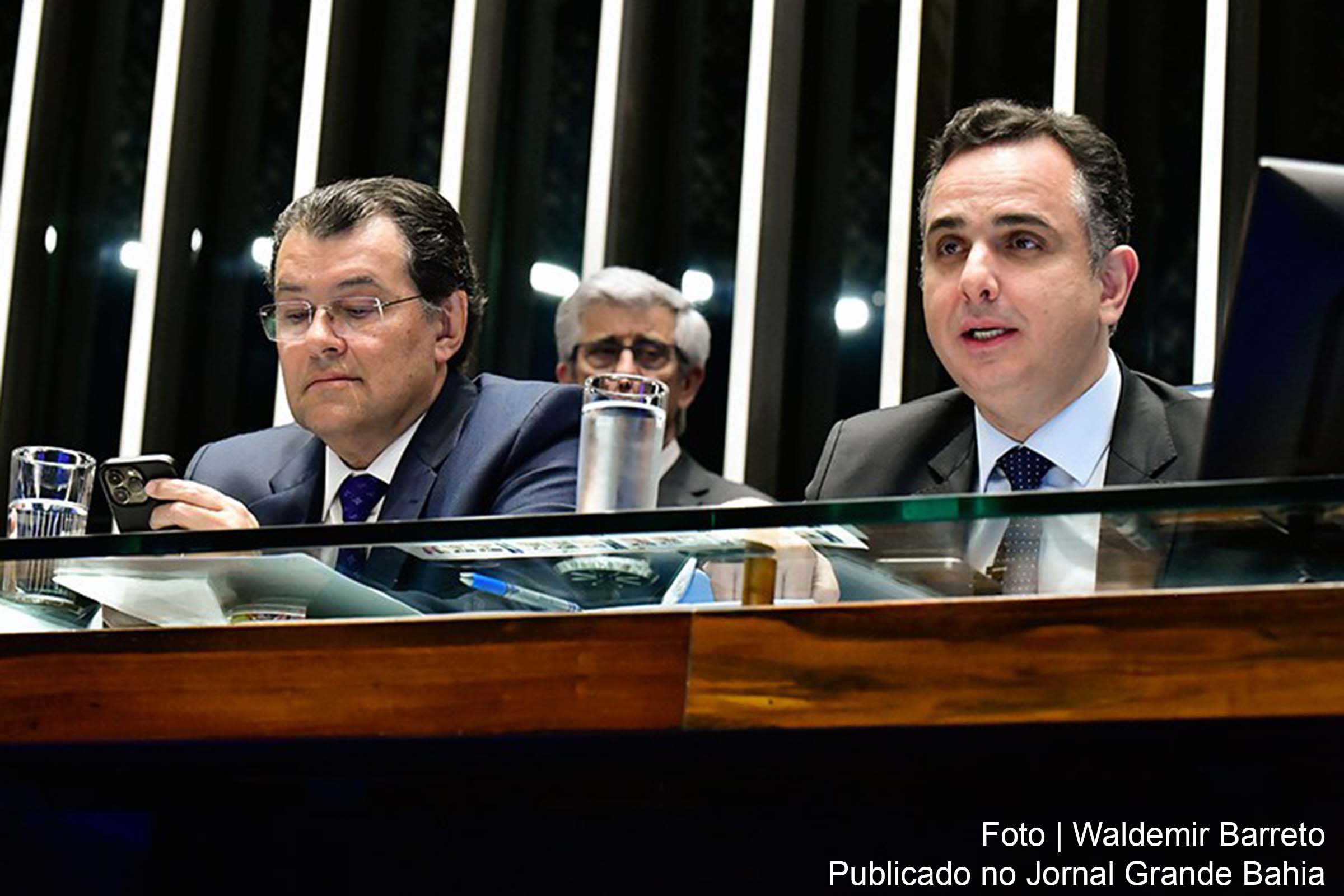 Projeto de lei visa beneficiar famílias de menor renda e estabelece diretrizes nacionais para implementação da Tarifa Social de Água e Esgoto.