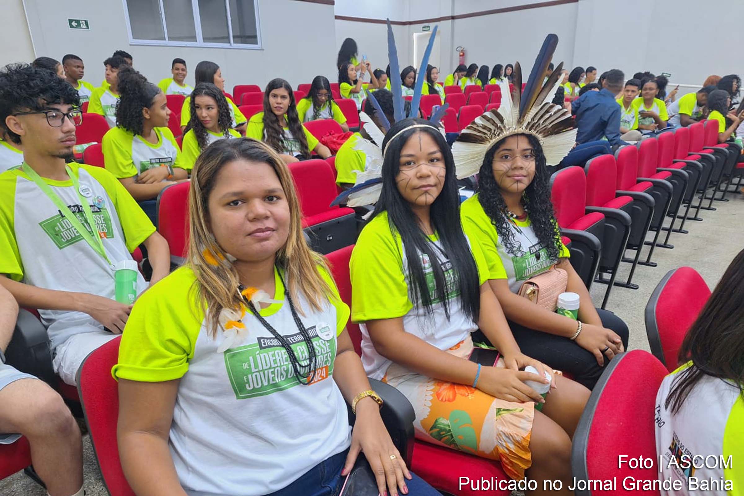 Estudantes de 16 municípios participam de evento para discutir políticas públicas e fortalecer a gestão democrática nas escolas estaduais.