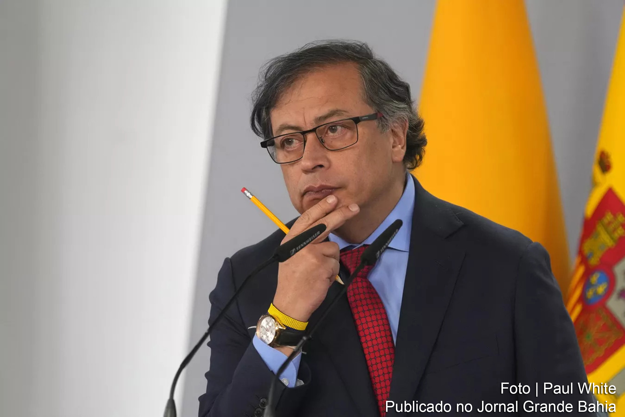 Presidente colombiano, Gustavo Petro, formaliza suspensão das relações diplomáticas com Israel em decorrência do conflito em Gaza.