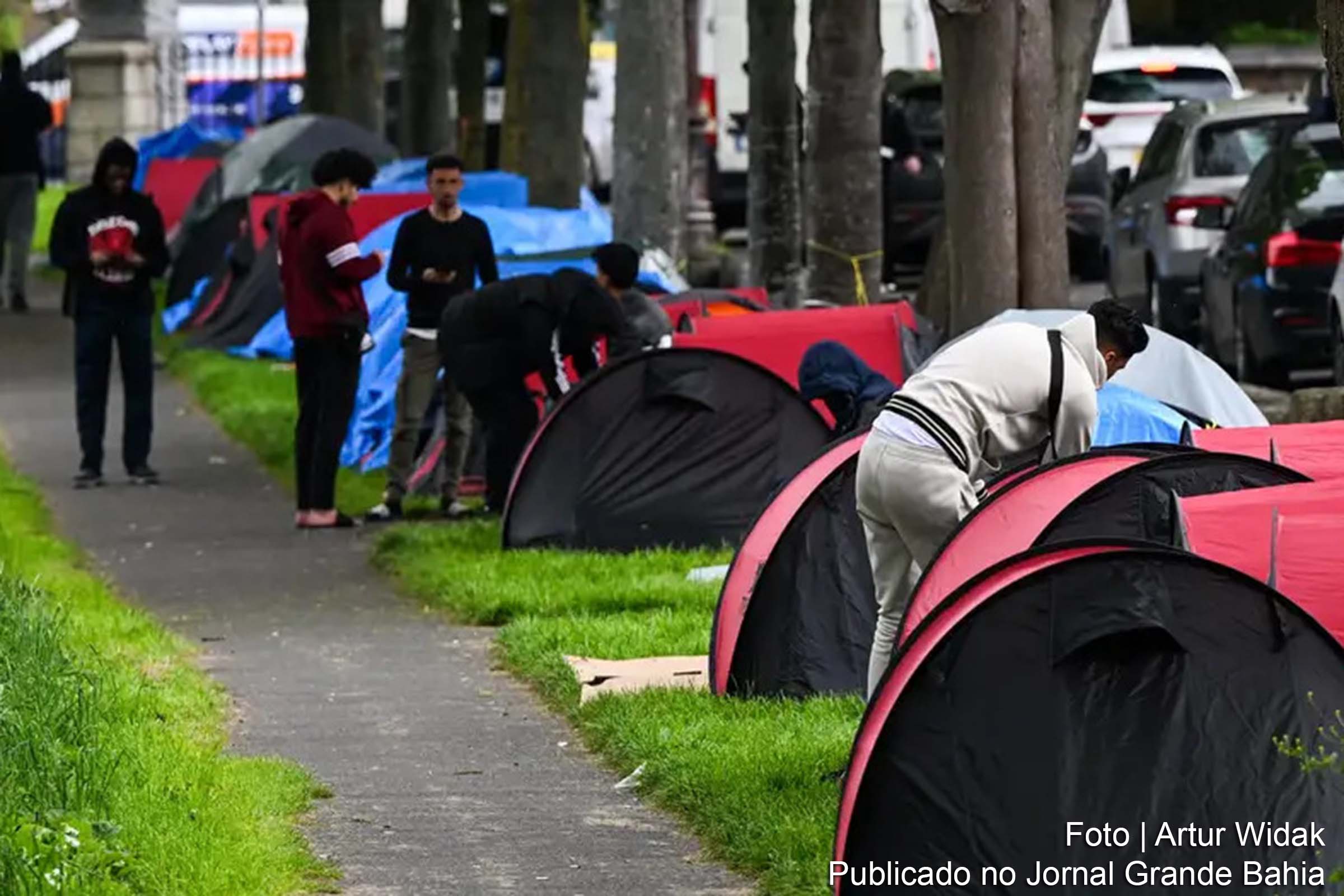 Escassez de habitação e aumento da imigração deixam centenas de pessoas desabrigadas no centro da capital irlandesa.