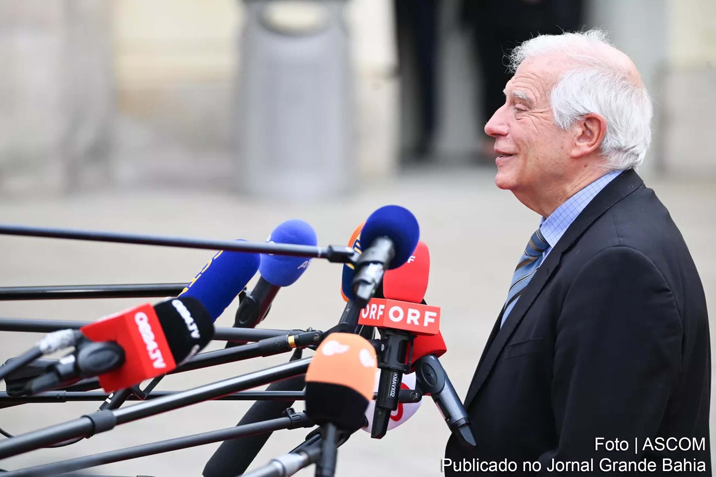 Josep Borrell, chefe da diplomacia da União Europeia, destaca a ascensão da China como superpotência em palestra na Universidade de Oxford.