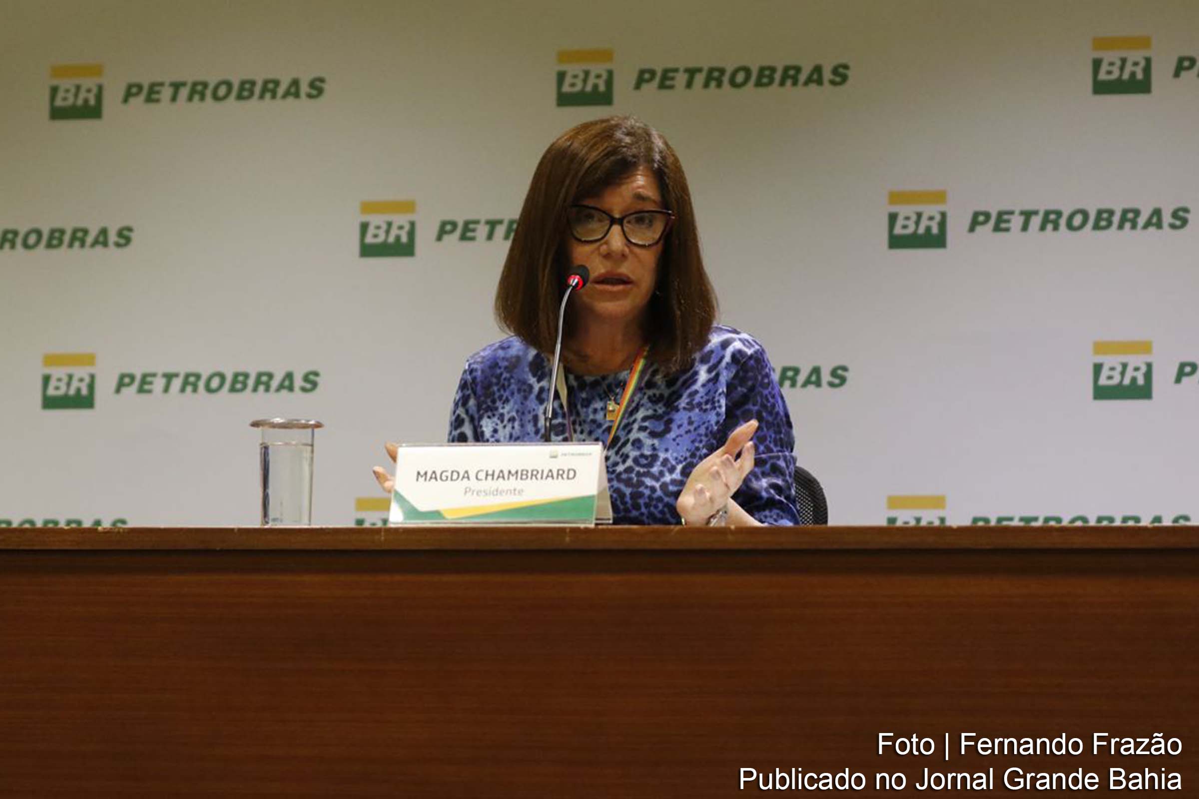 Magda Chambriard, presidente da Petrobras, destaca a importância da exploração de petróleo na costa brasileira e o investimento em fertilizantes como estratégias essenciais para a empresa.