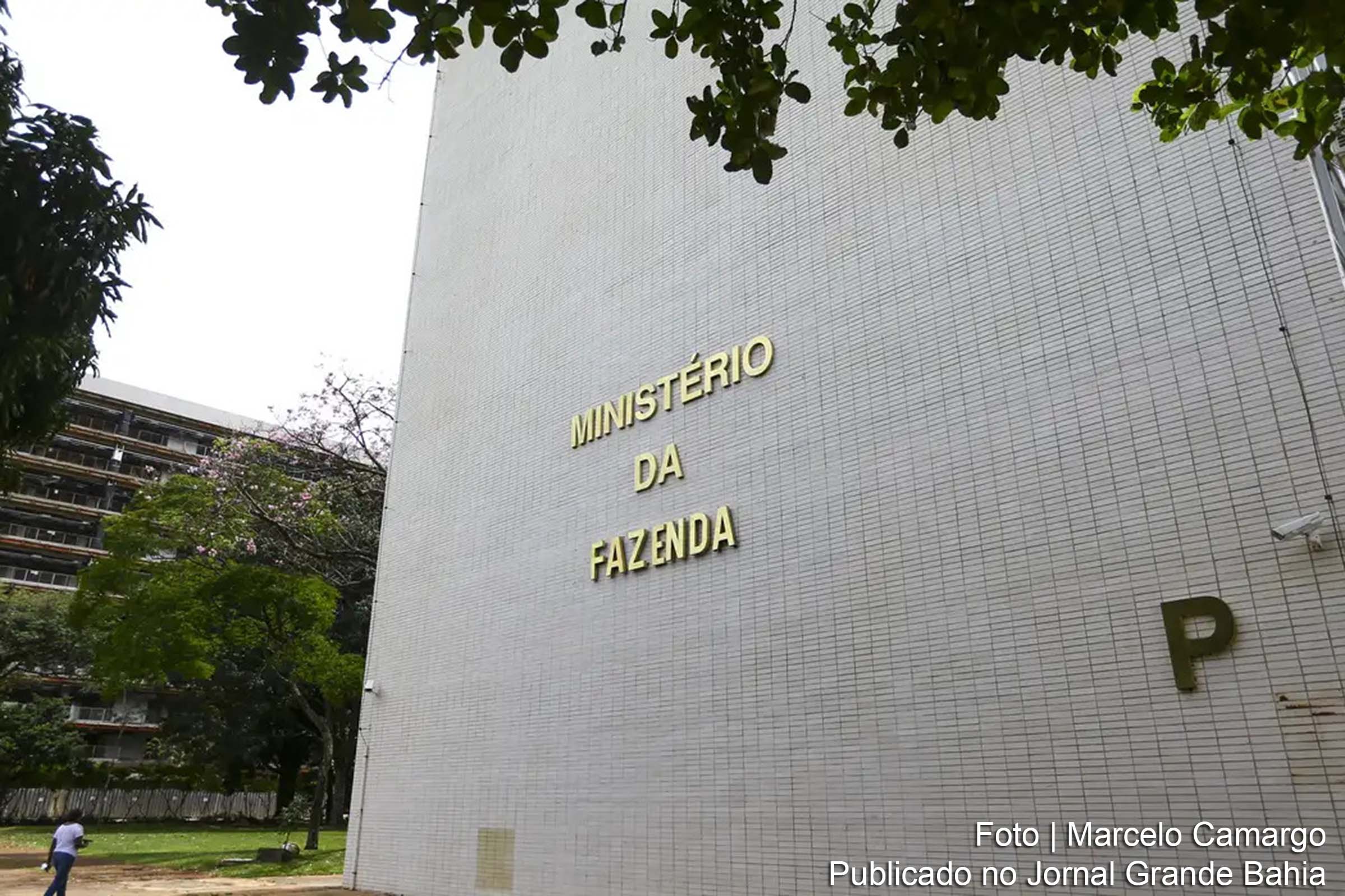 Ministério da Fazenda eleva estimativa de crescimento do PIB para 2,5% em 2024