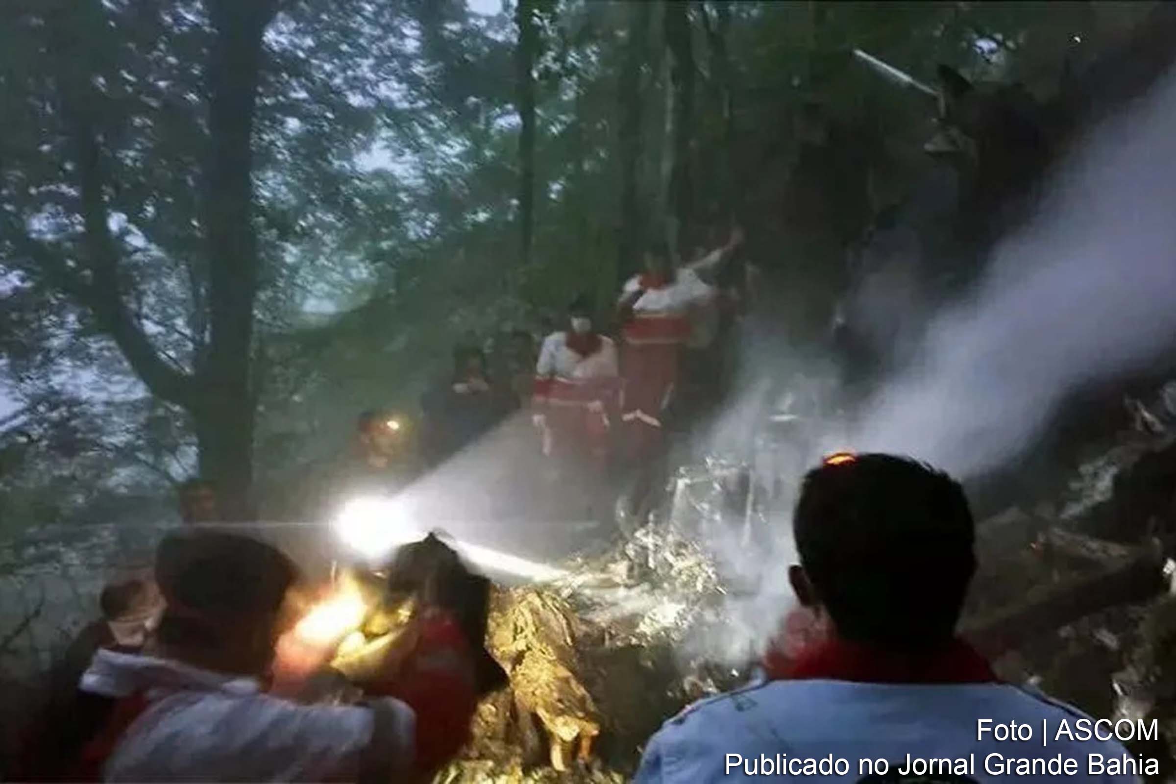 Especialistas especulam sobre possíveis causas do acidente que resultou na morte do presidente iraniano Ebrahim Raisi.