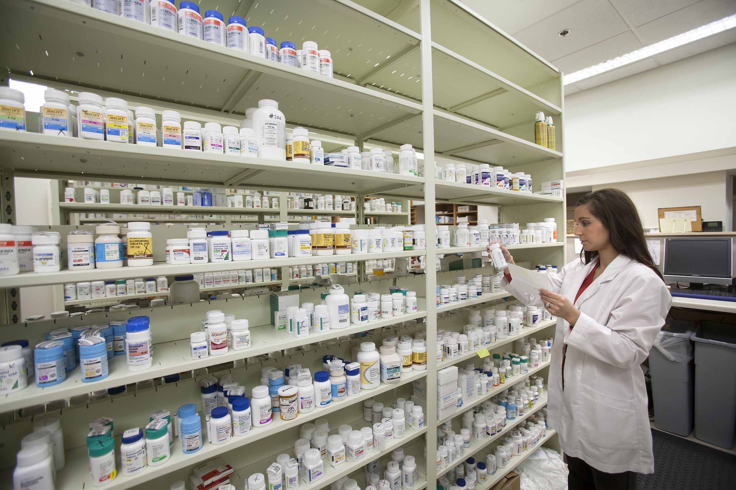 O perigo dos medicamentos tarjas pretas: uso consciente é fundamental para evitar dependência.