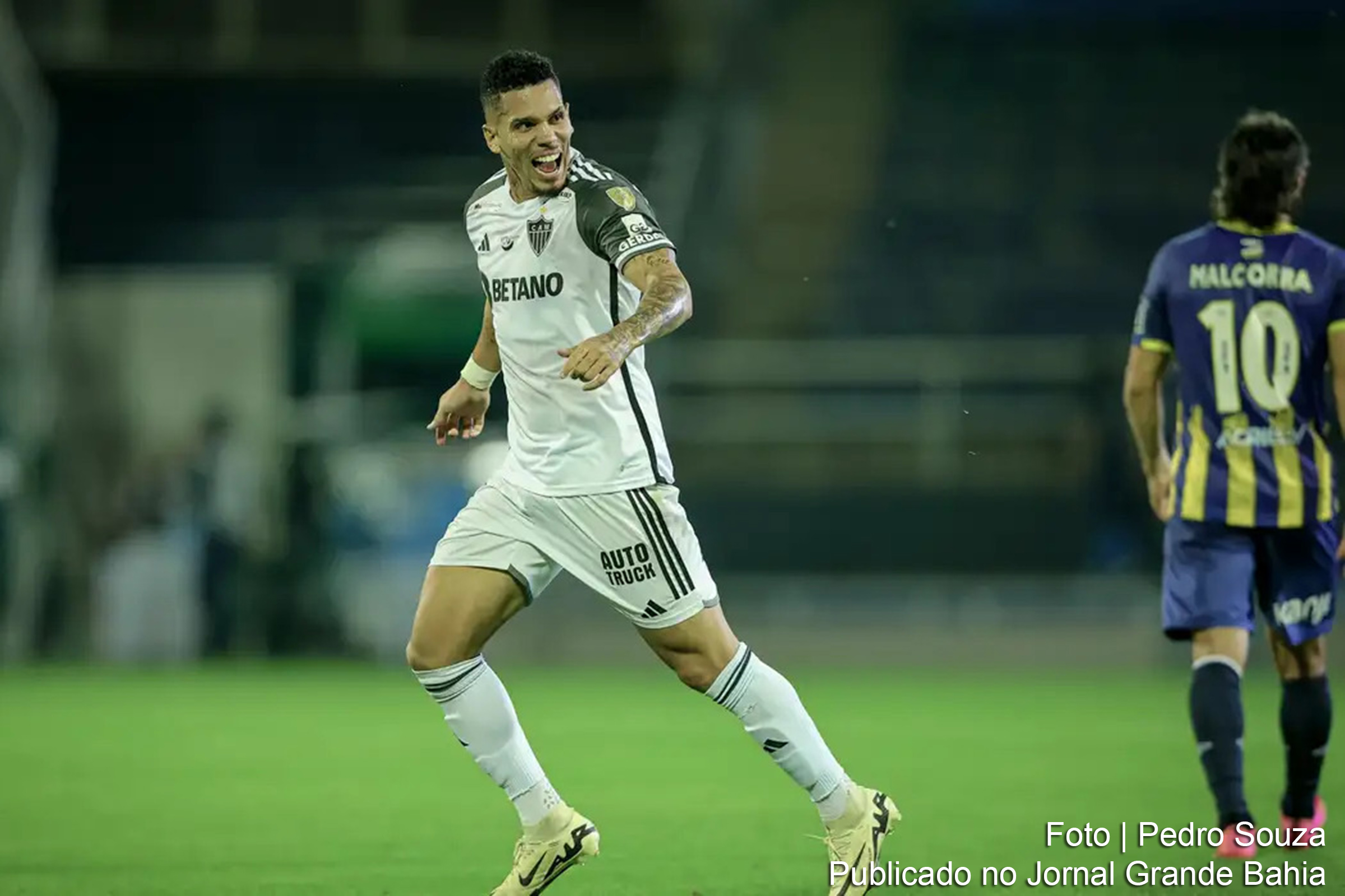 O Atlético-MG assegurou sua vaga nas oitavas de final da Copa Libertadores ao vencer o Rosario Central por 1 a 0.