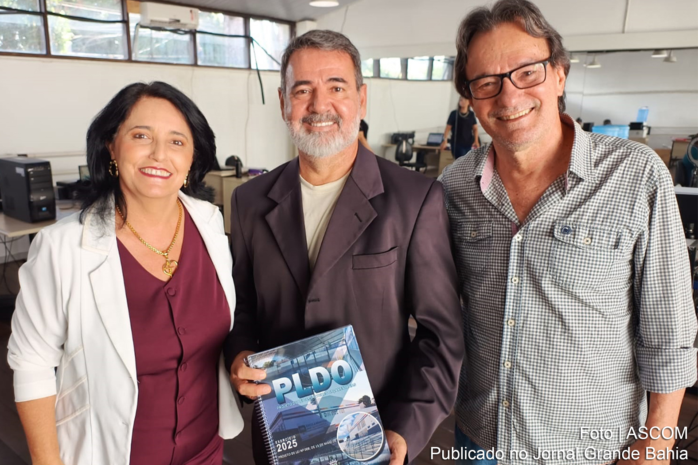 Projeto de Lei de Diretrizes Orçamentárias (PLDO) para o ano de 2025 foi entregue à Câmara Municipal pela Prefeitura de Feira de Santana.