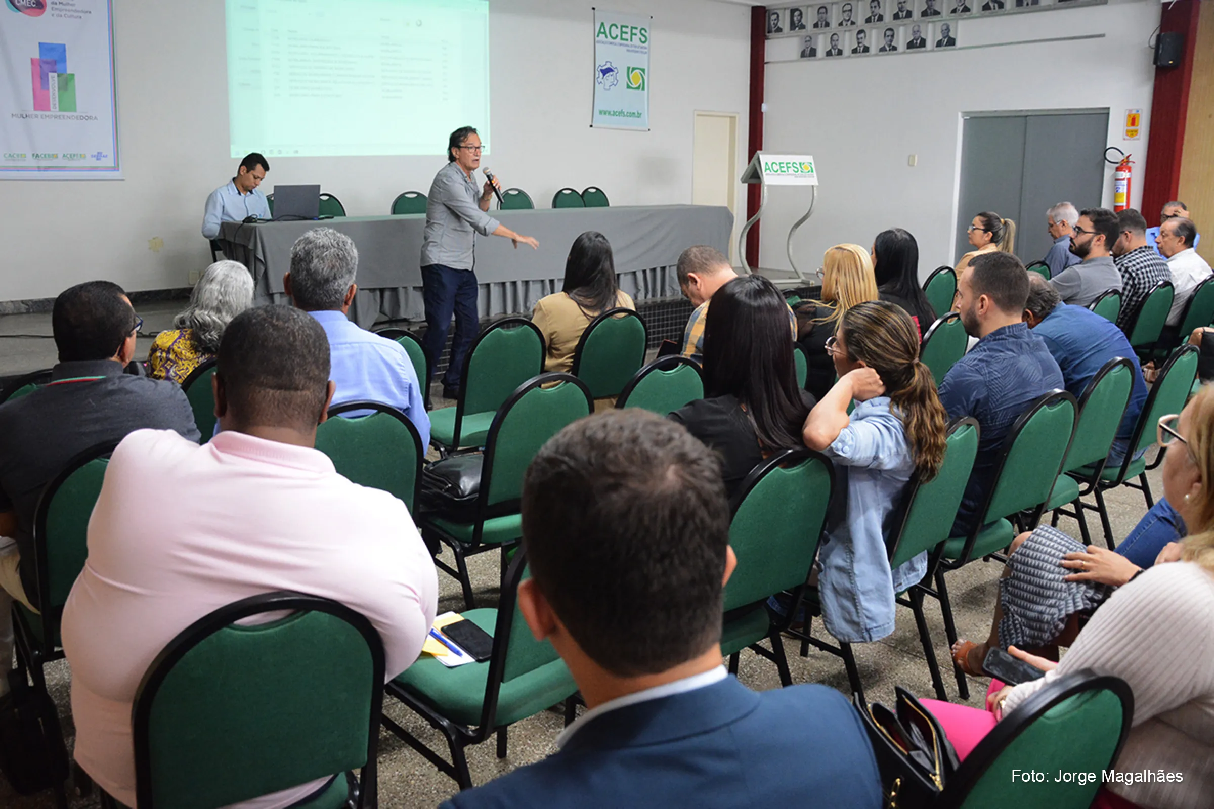Nova infraestrutura logística promete otimizar o abastecimento das secretarias de Saúde e Educação em Feira de Santana.