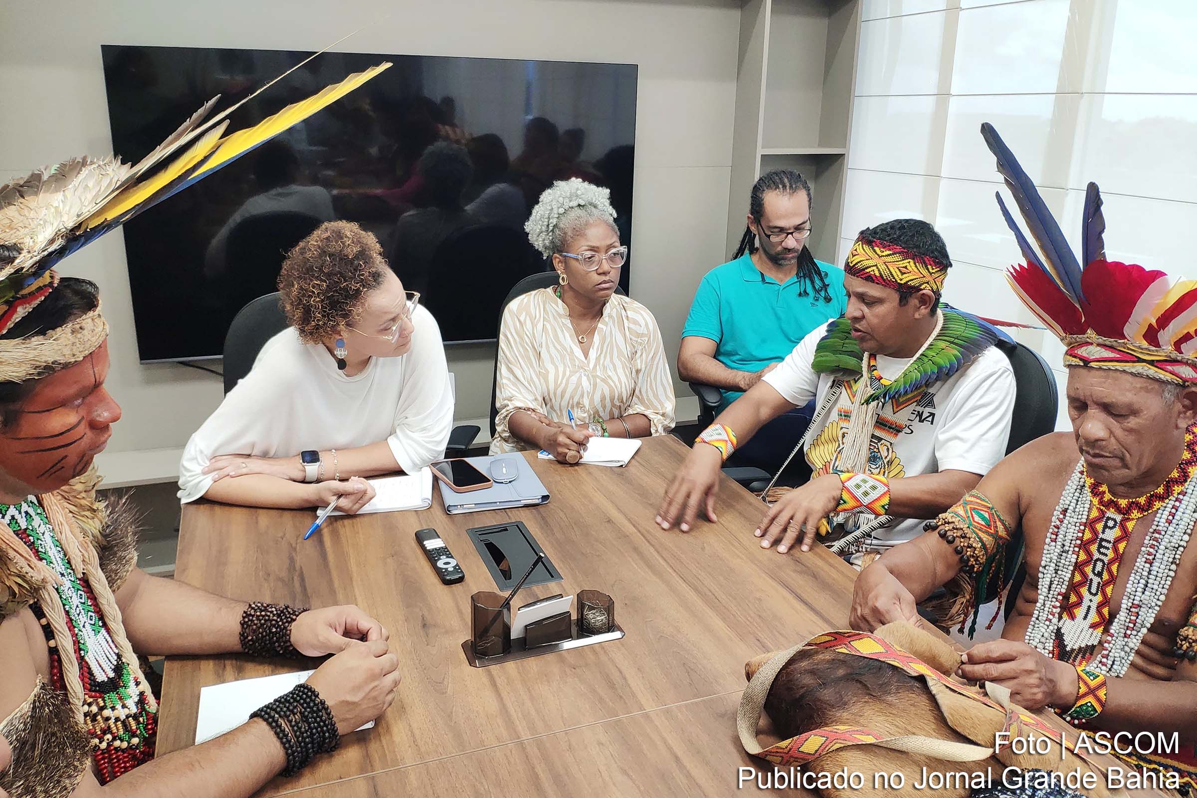 Lideranças indígenas são recebidas pela SJDH e Sepromi para discutir possível reintegração de posse em Santa Cruz Cabrália.