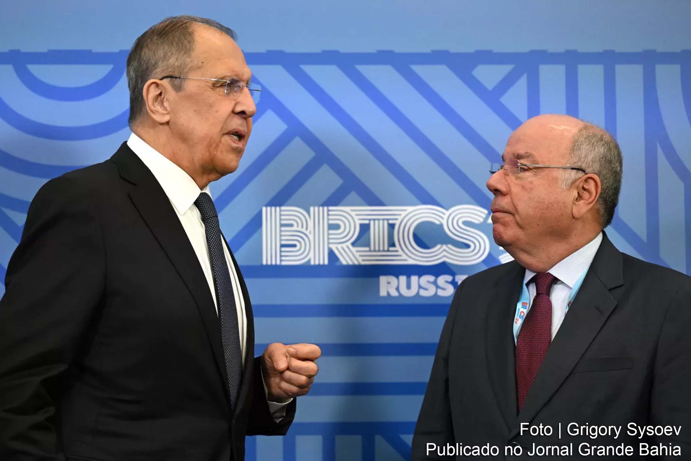 O chanceler brasileiro Mauro Vieira discute a ampliação do BRICS durante encontro em Nizhny Novgorod, Rússia.