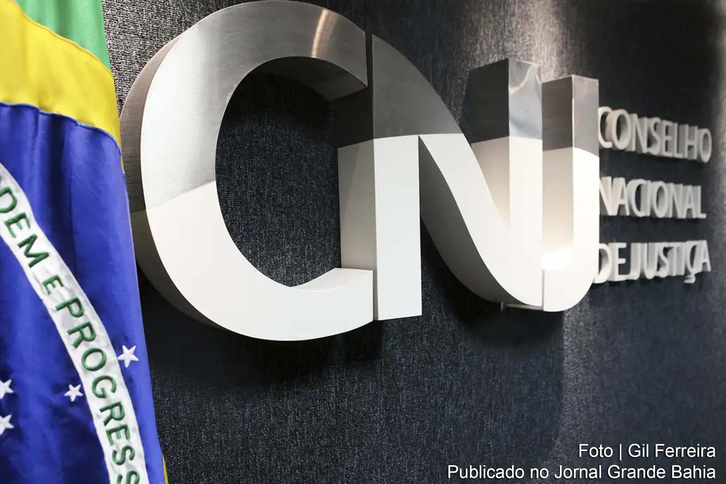 Conselho Nacional de Justiça abre processo contra ex-desembargador do TJDFT, Sebastião Coelho, por críticas ao ministro do STF Alexandre de Moraes.
