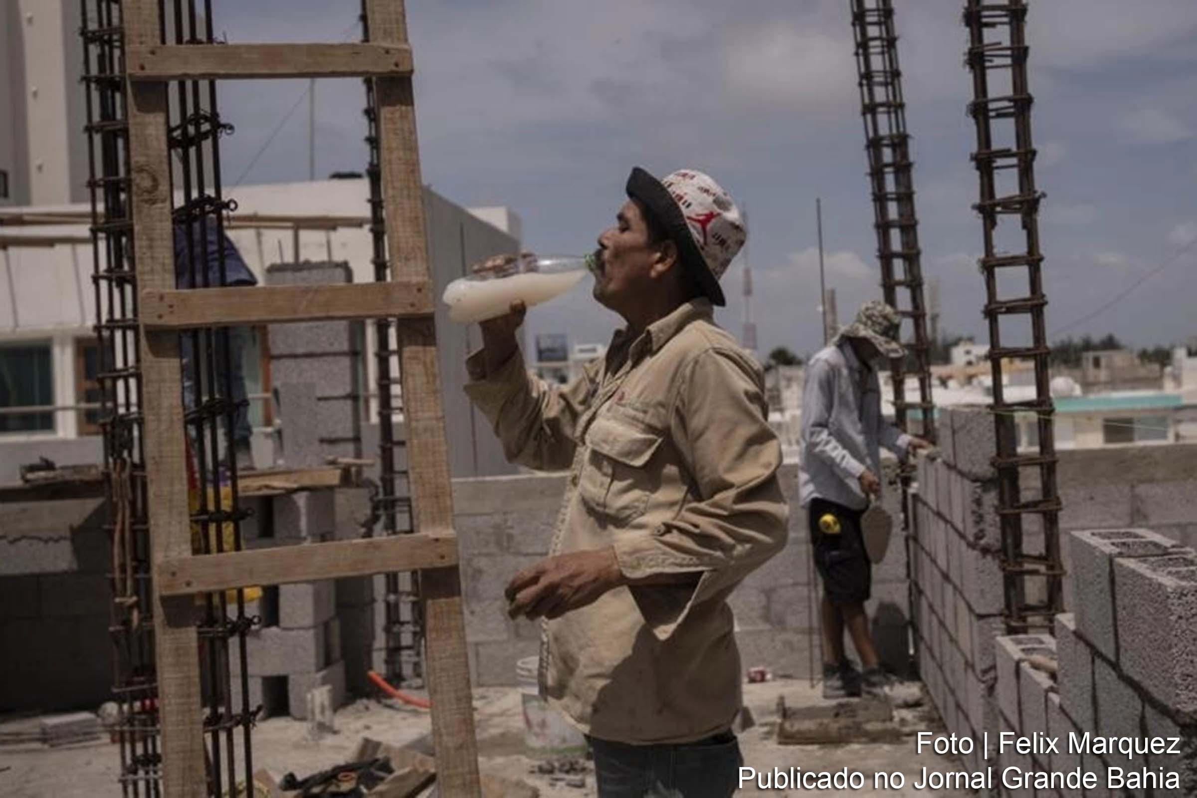 Estudo da World Weather Attribution revela crescimento significativo na probabilidade de ondas de calor mortais devido ao aquecimento global.