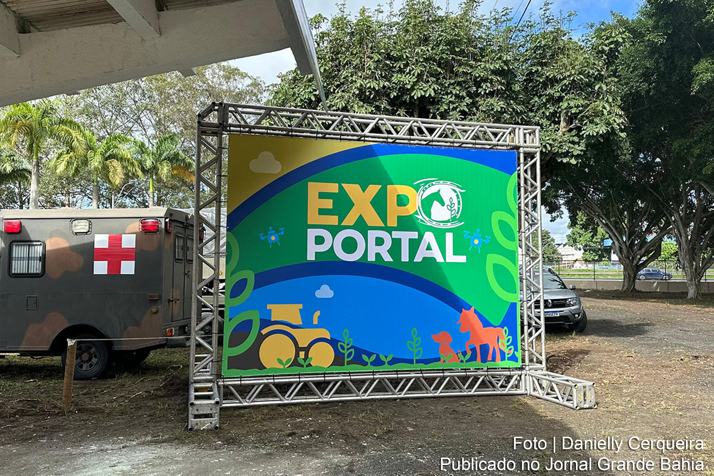 A Expo Portal 2024 oferece uma ampla gama de atividades para todas as idades, desde seminários sobre alimentação animal até encontros de carros rebaixados.
