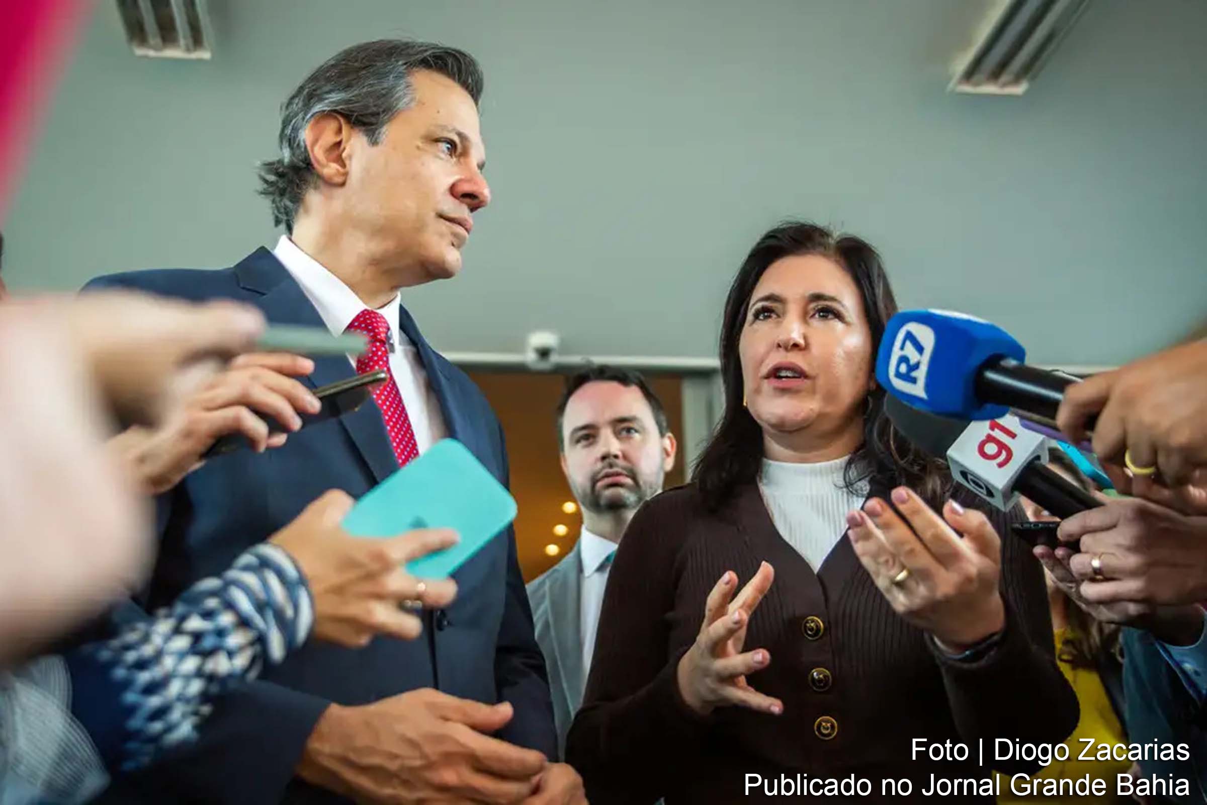 Ministros Fernando Haddad e Simone Tebet destacaram aumento de renúncias fiscais em reunião com o presidente Lula.