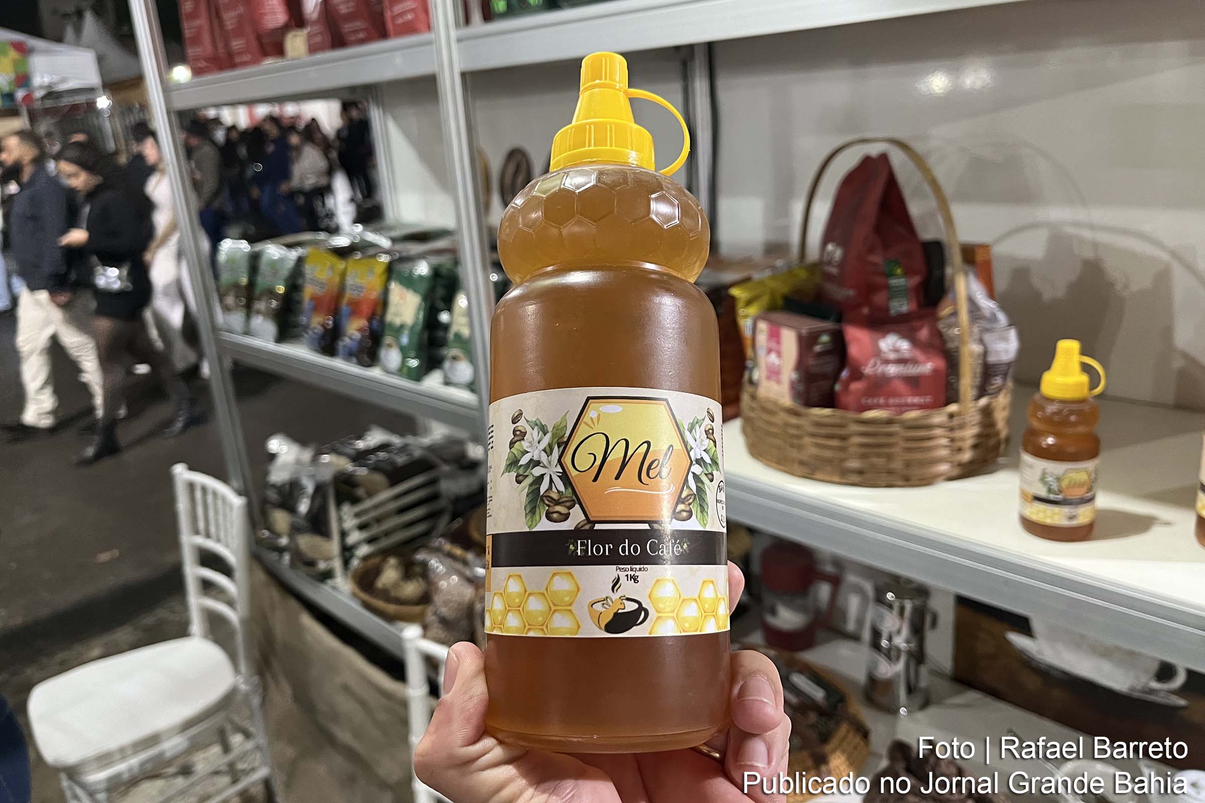 Parceria entre Cooperbac e APISBC resulta em novo produto, valorizando a agricultura familiar no Sudoeste Baiano.