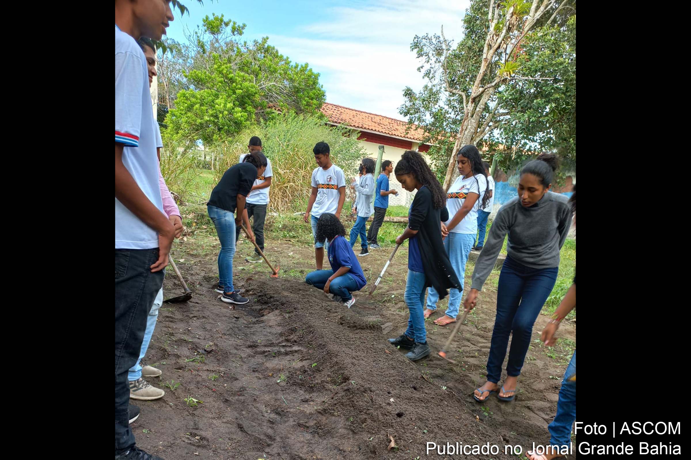 O projeto Tecendo Saberes Ancestrais abrange quatro eixos voltados à interdisciplinaridade e ao fortalecimento cultural nas escolas indígenas.