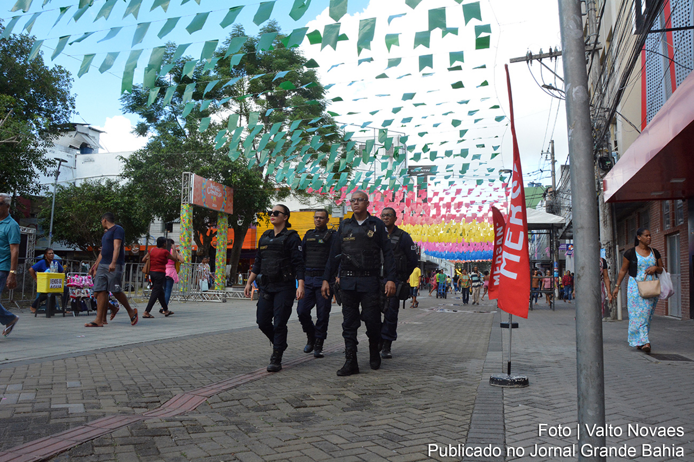 Operação da Guarda Municipal visa aumentar a segurança no centro da cidade com reforço de efetivo e uso de drones para monitoramento aéreo.