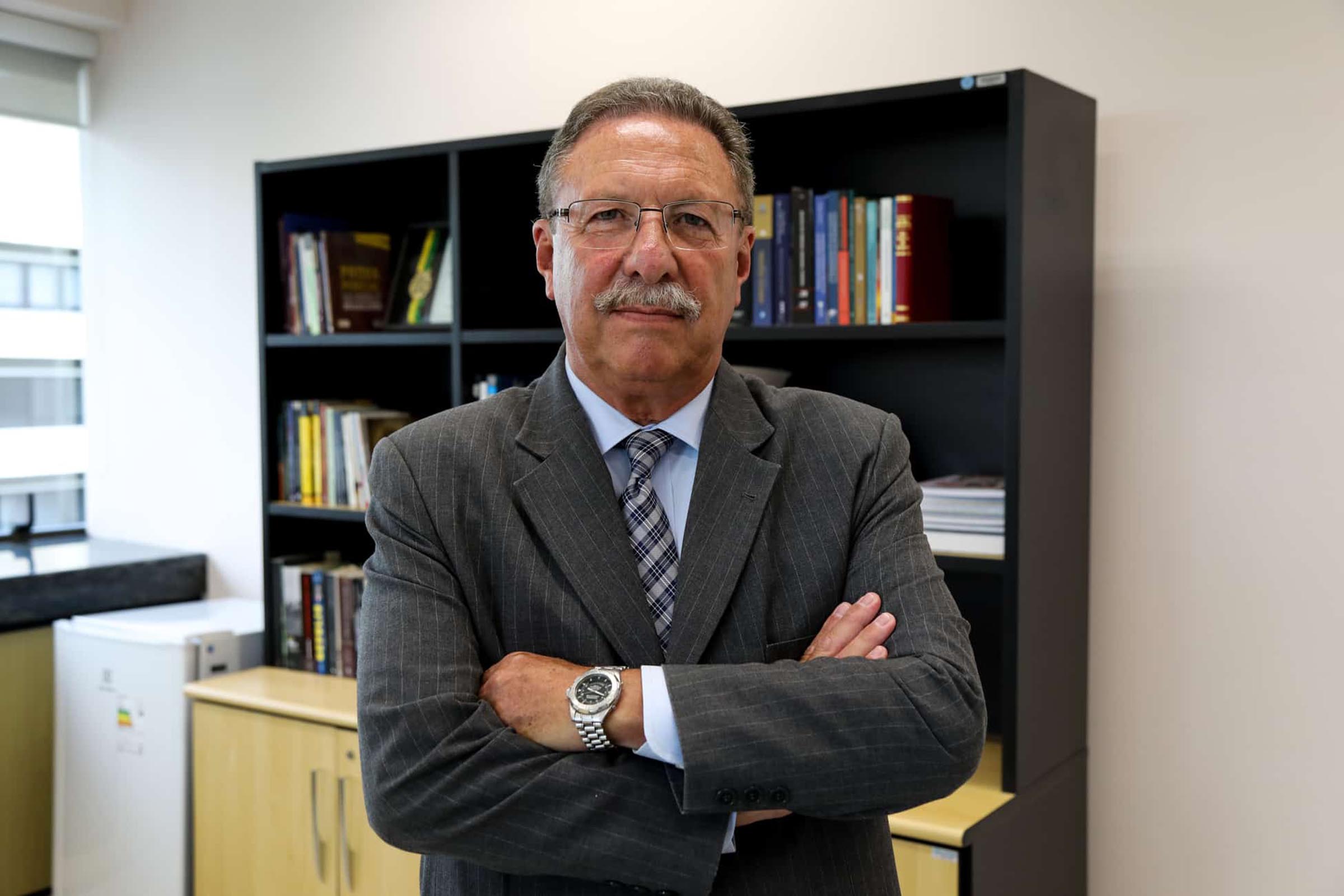 Filhotismo no Sistema de Justiça: Desembargador surpreendido por sociedade do filho com senador Sergio Moro