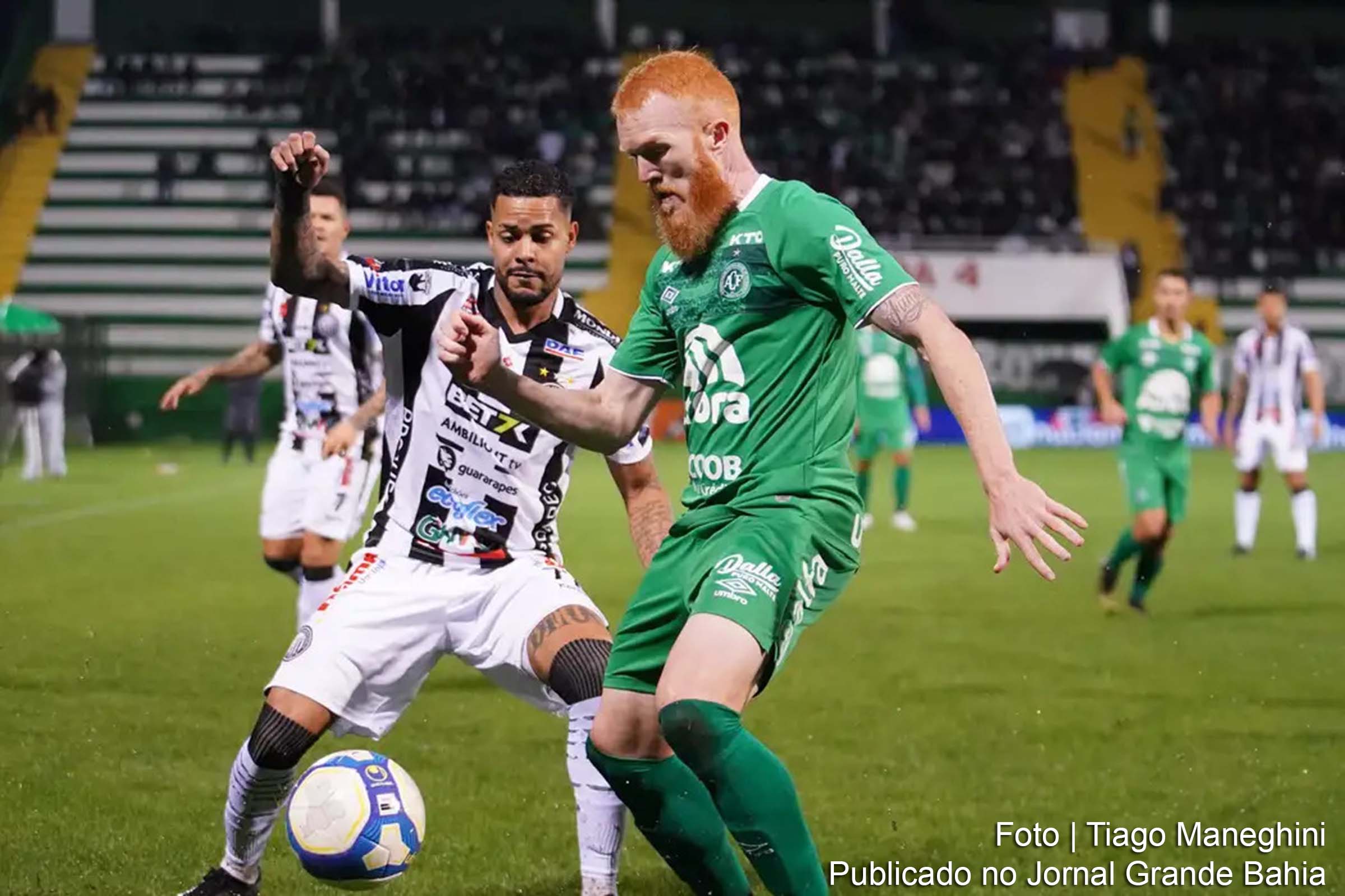 Operário-PR supera Chapecoense por 1 a 0 na Arena Condá, em partida da 11ª rodada da Série B.
