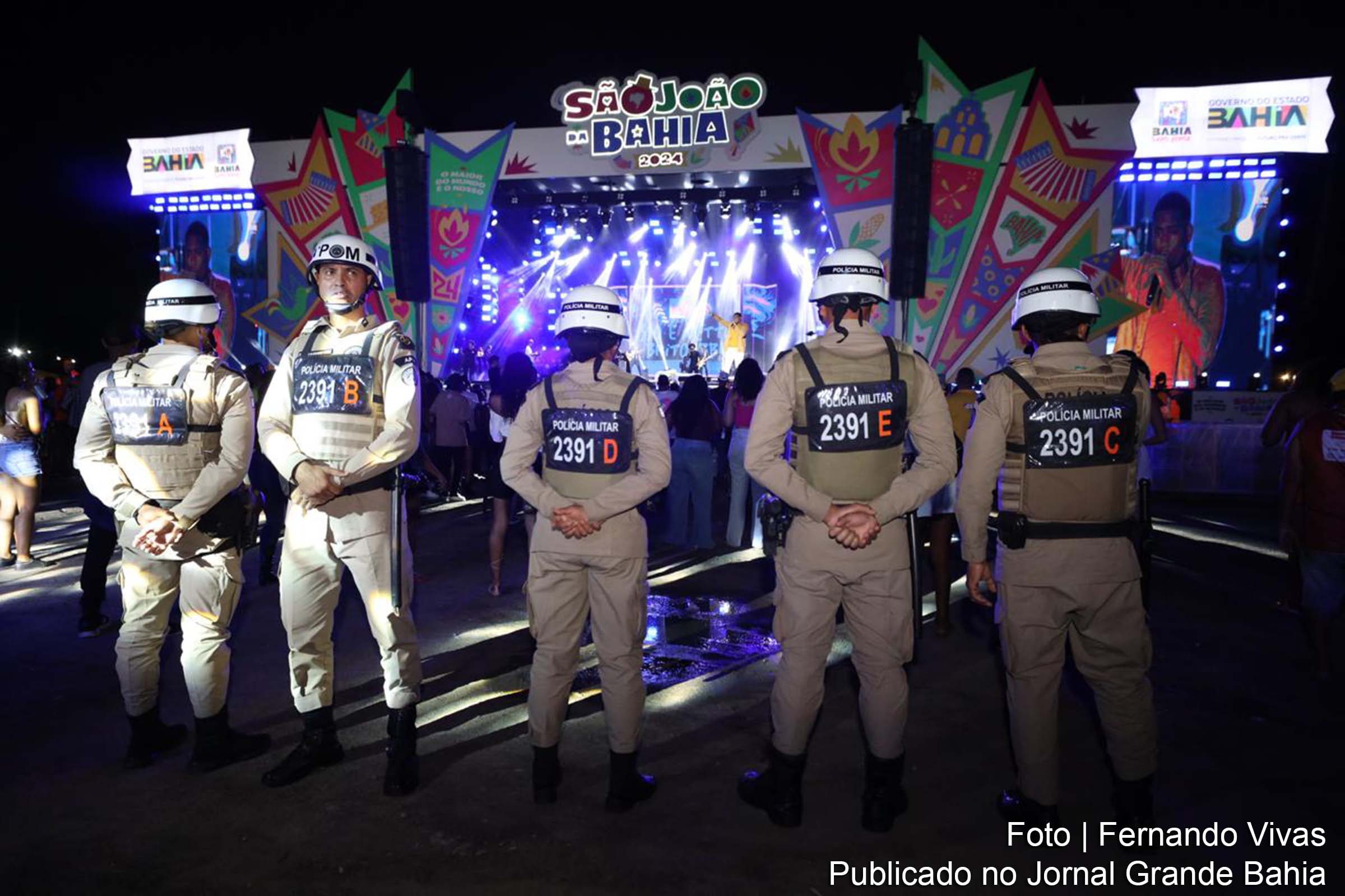 Esquema de segurança intensificado com policiamento ostensivo e tecnologia de reconhecimento facial assegura celebração sem incidentes graves.