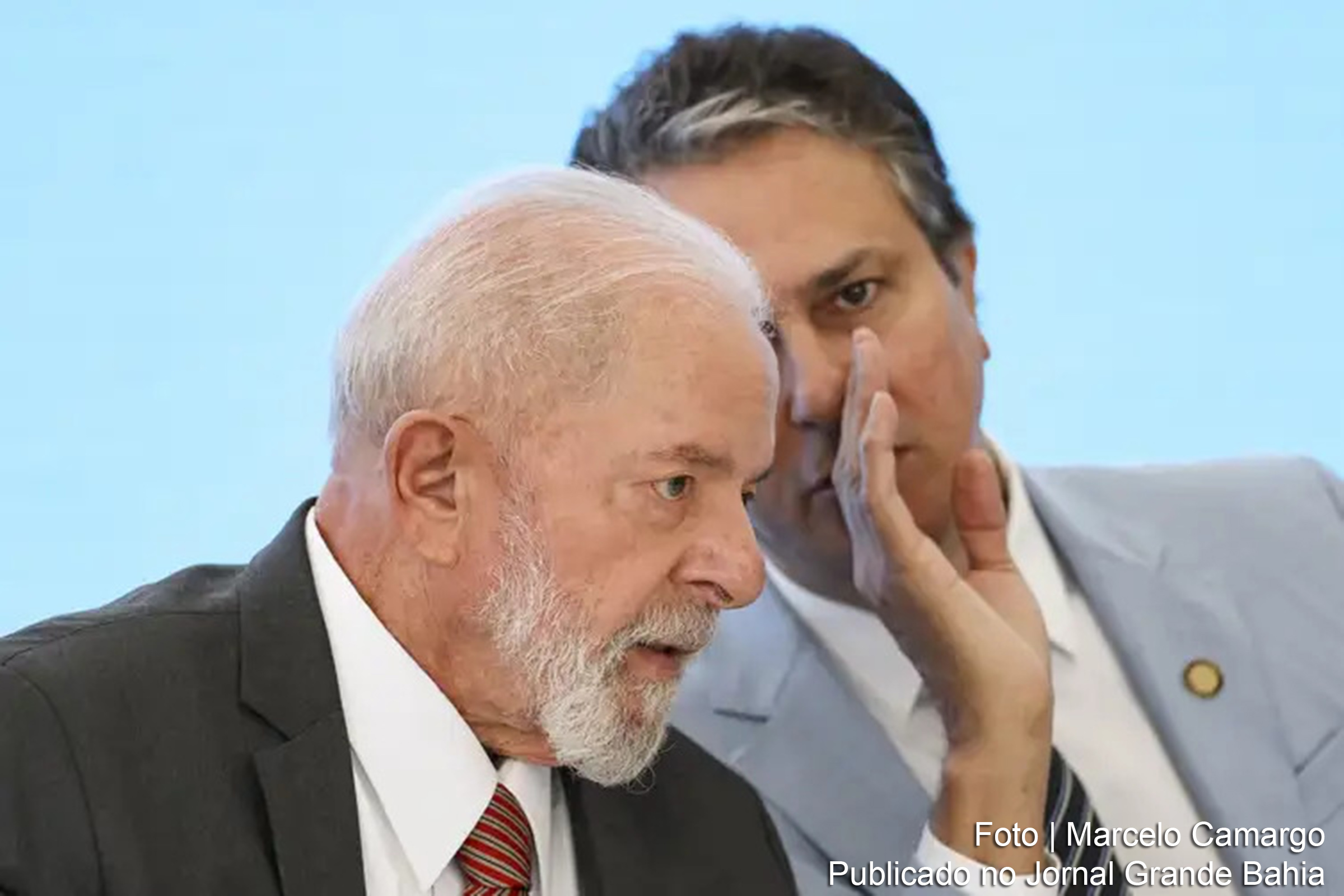 Presidente Lula anuncia investimentos para infraestrutura educacional durante reunião com reitores.