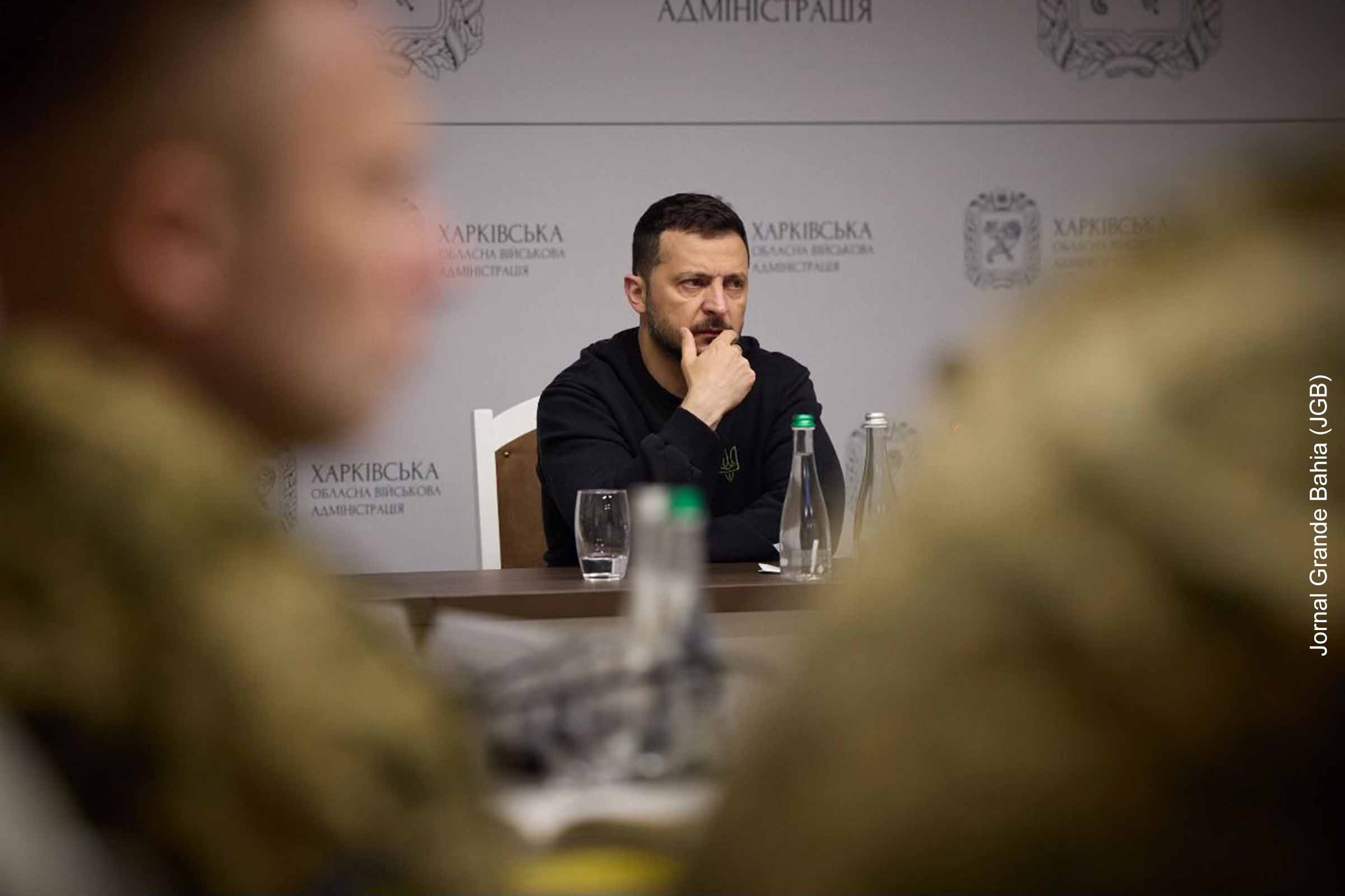 O presidente ucraniano Volodymyr Zelensky afirmou ao jornal britânico The Guardian que a guerra em curso já é a III Guerra Mundial, em meio a novas autorizações de uso de armamento norte-americano contra a Rússia.