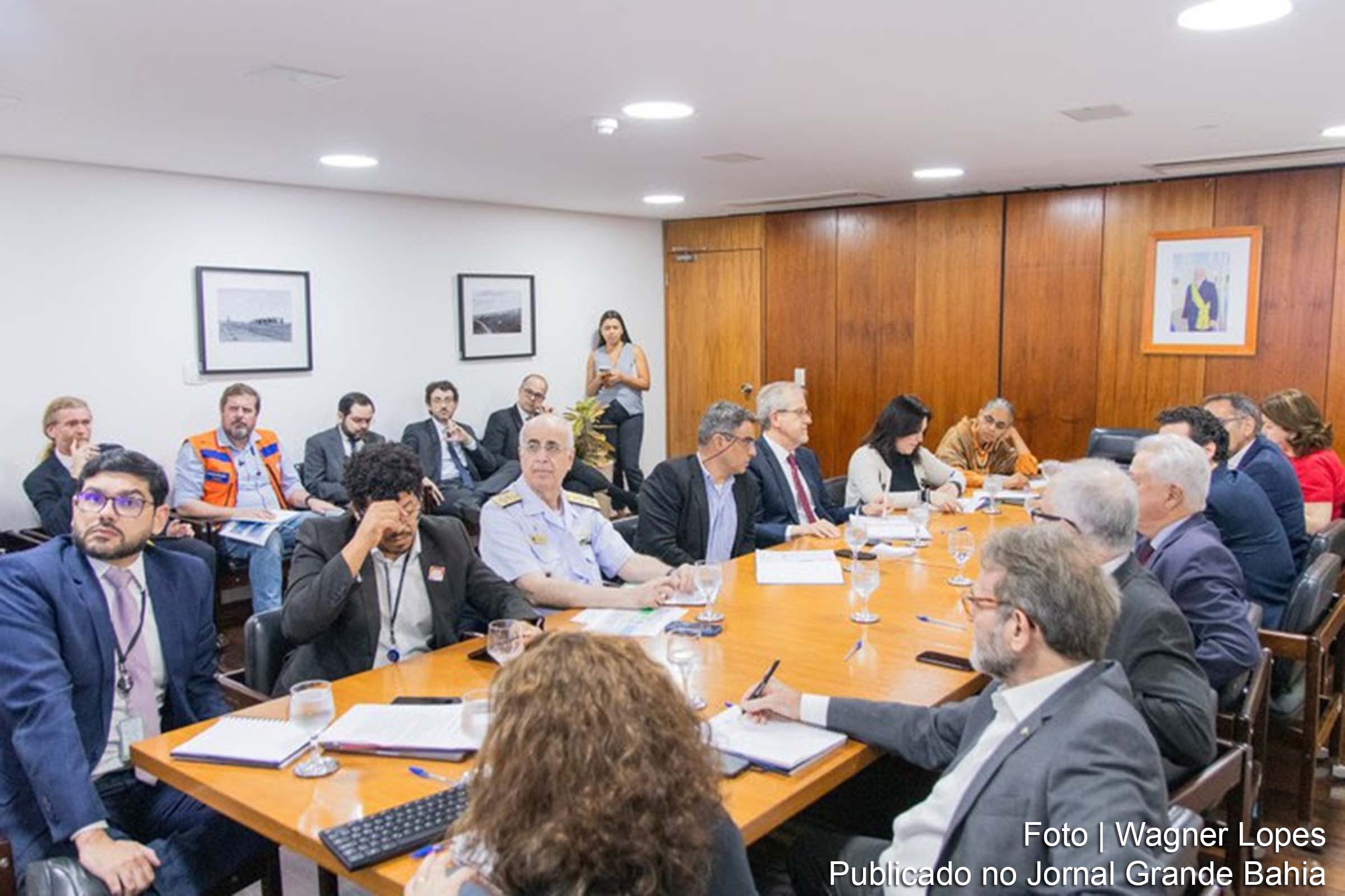 Ministra do Meio Ambiente anuncia reforço de brigadistas e recursos para enfrentar situação crítica na maior planície alagável do mundo.