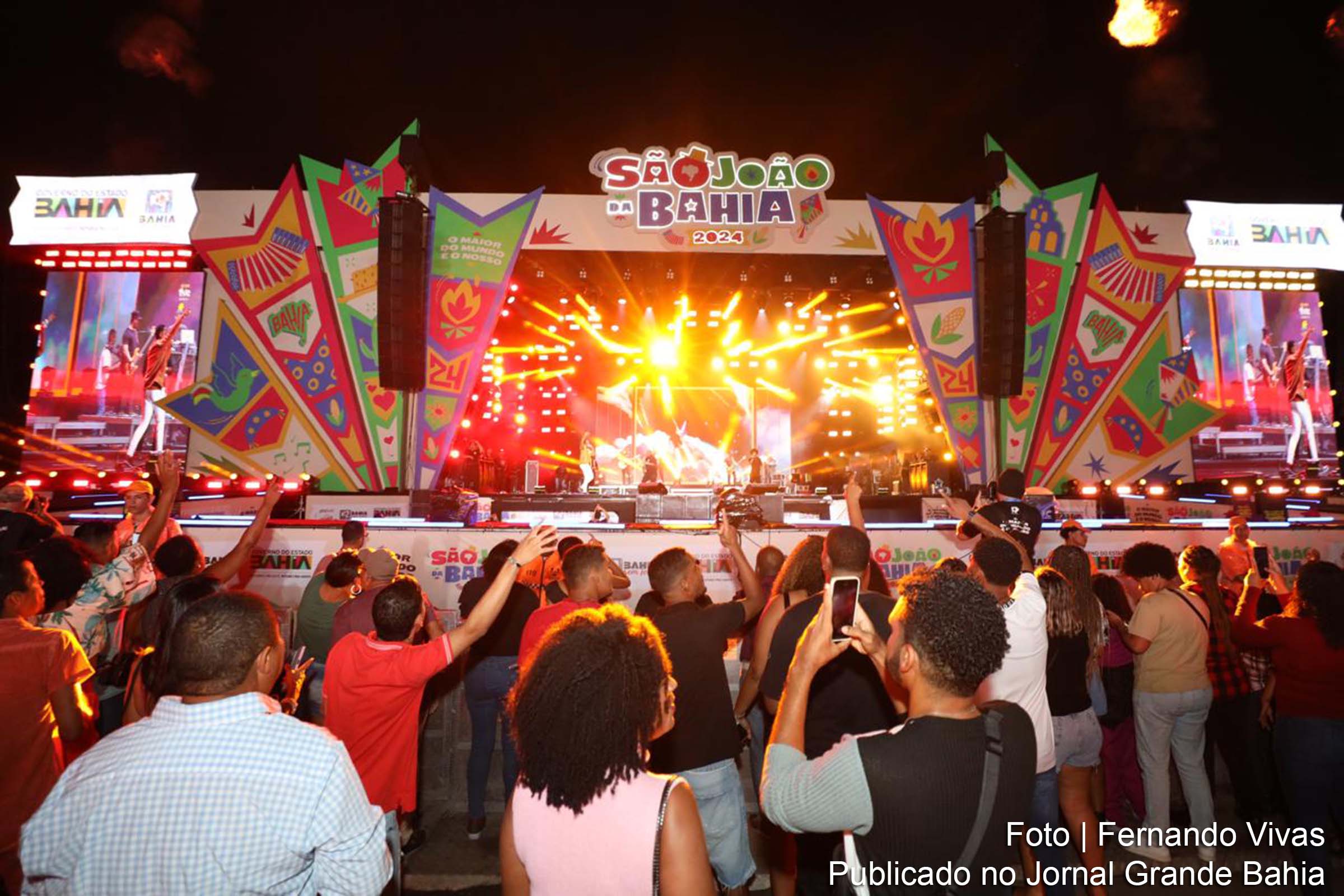 Artistas como Netto Brito, Durval Lelys, Igor Kannário e Solange Almeida animaram o público com um mix de estilos musicais na segunda noite do São João da Bahia.
