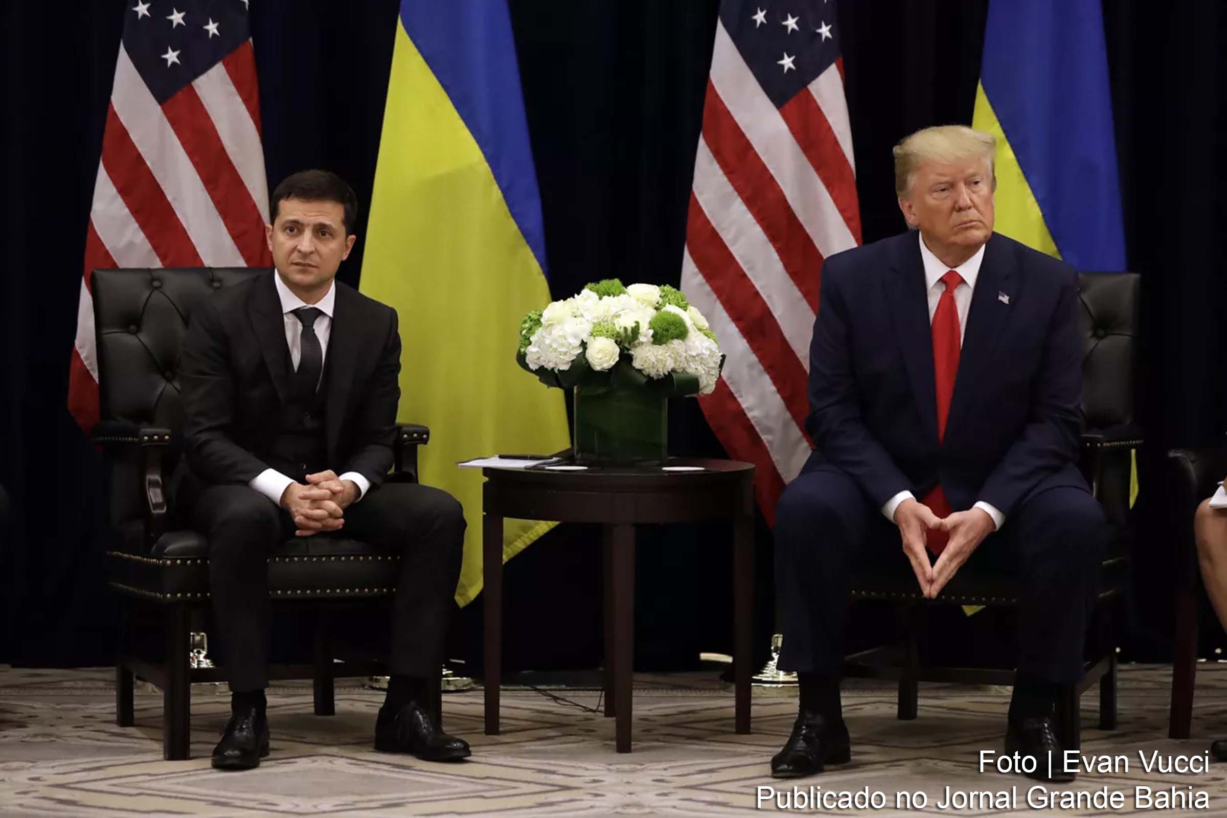 Trump também acusou a administração Biden de prejudicar os interesses nacionais ao priorizar o apoio financeiro à Ucrânia.