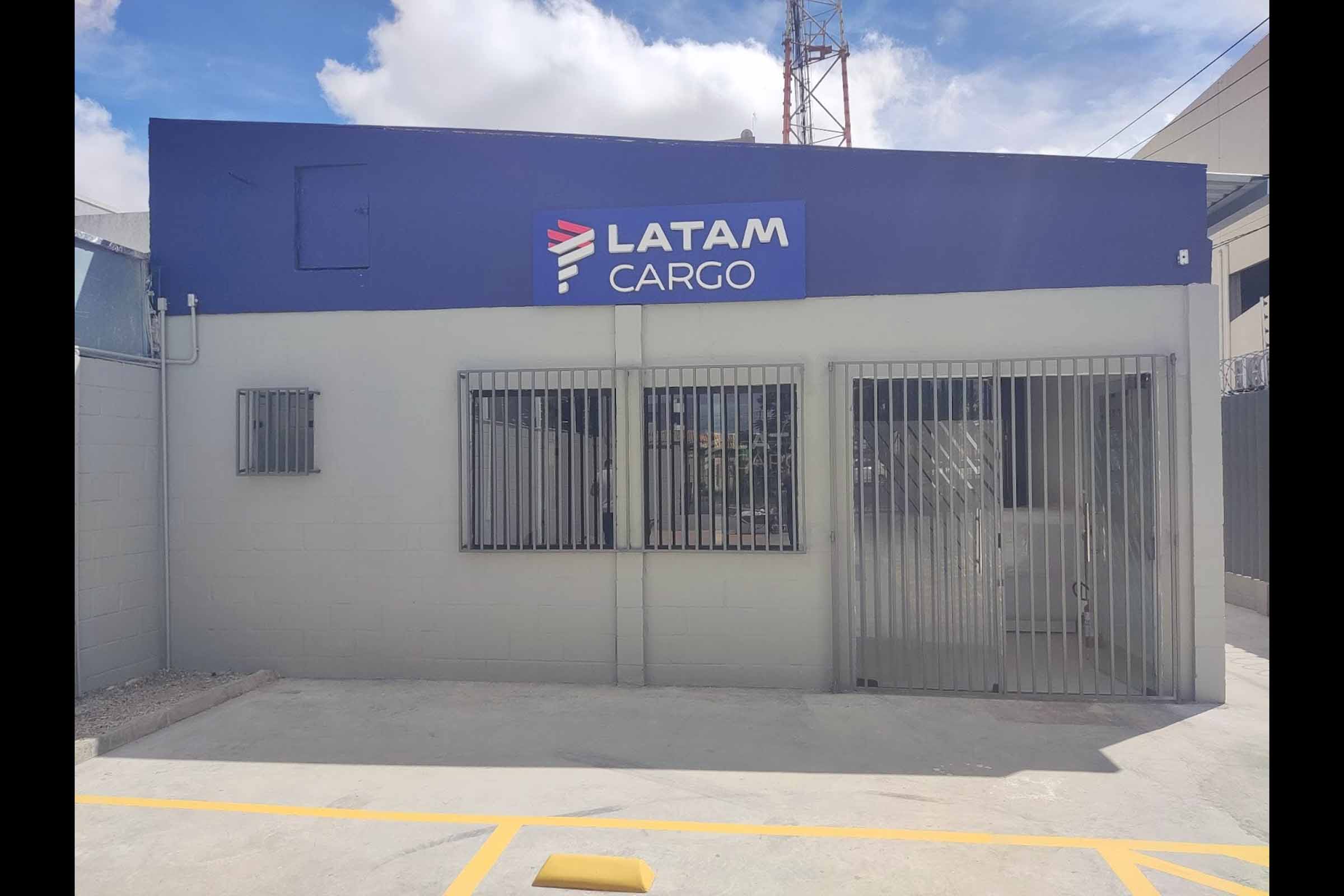 Nova operação de cargas da LATAM em Vitória da Conquista prevê transporte de 600 toneladas anuais e impulsiona embarques de confecções e perecíveis.
