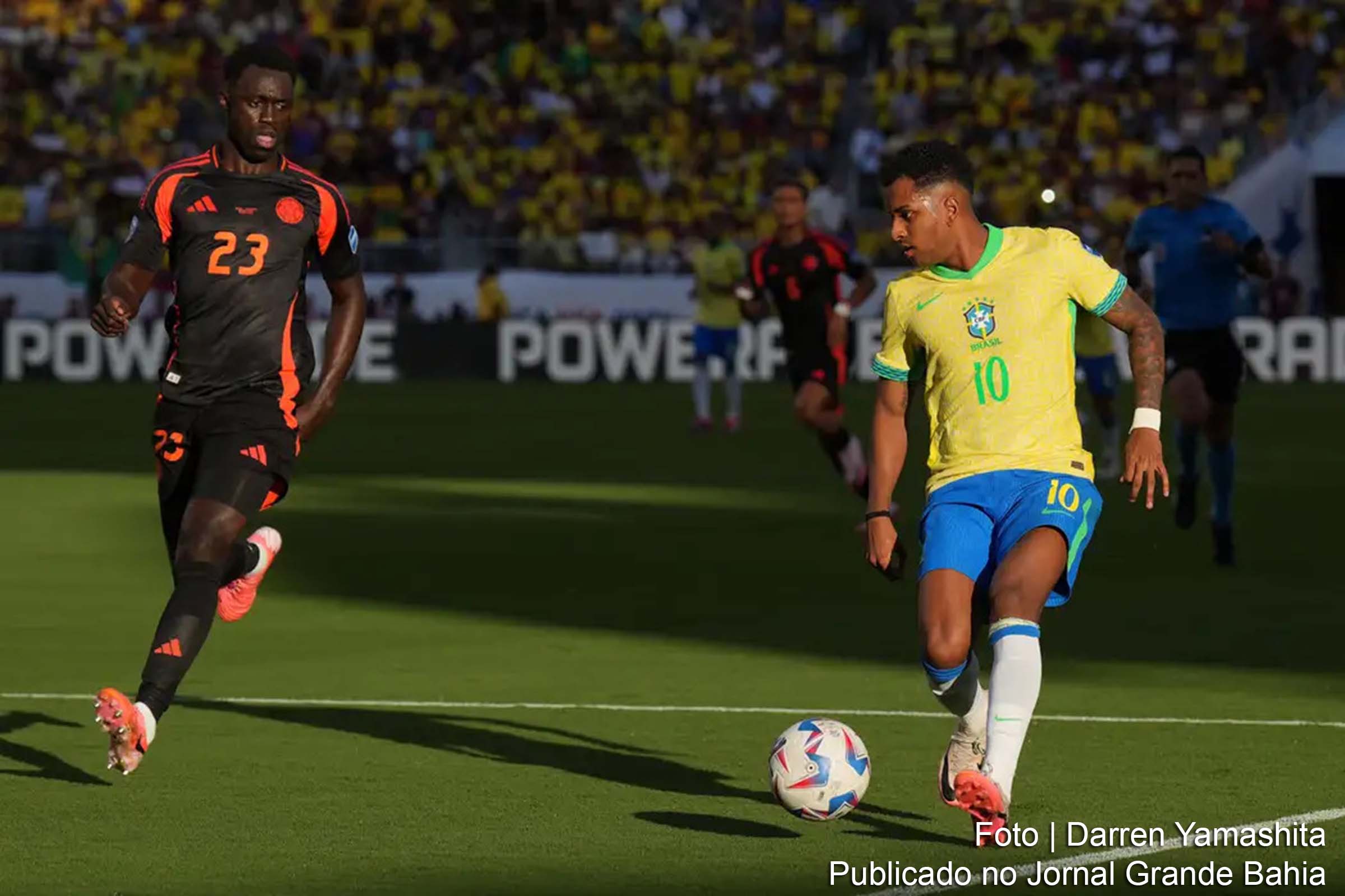 Seleção Brasileira enfrenta dificuldades e se classifica para as quartas de final após empate de 1 a 1 com a Colômbia.