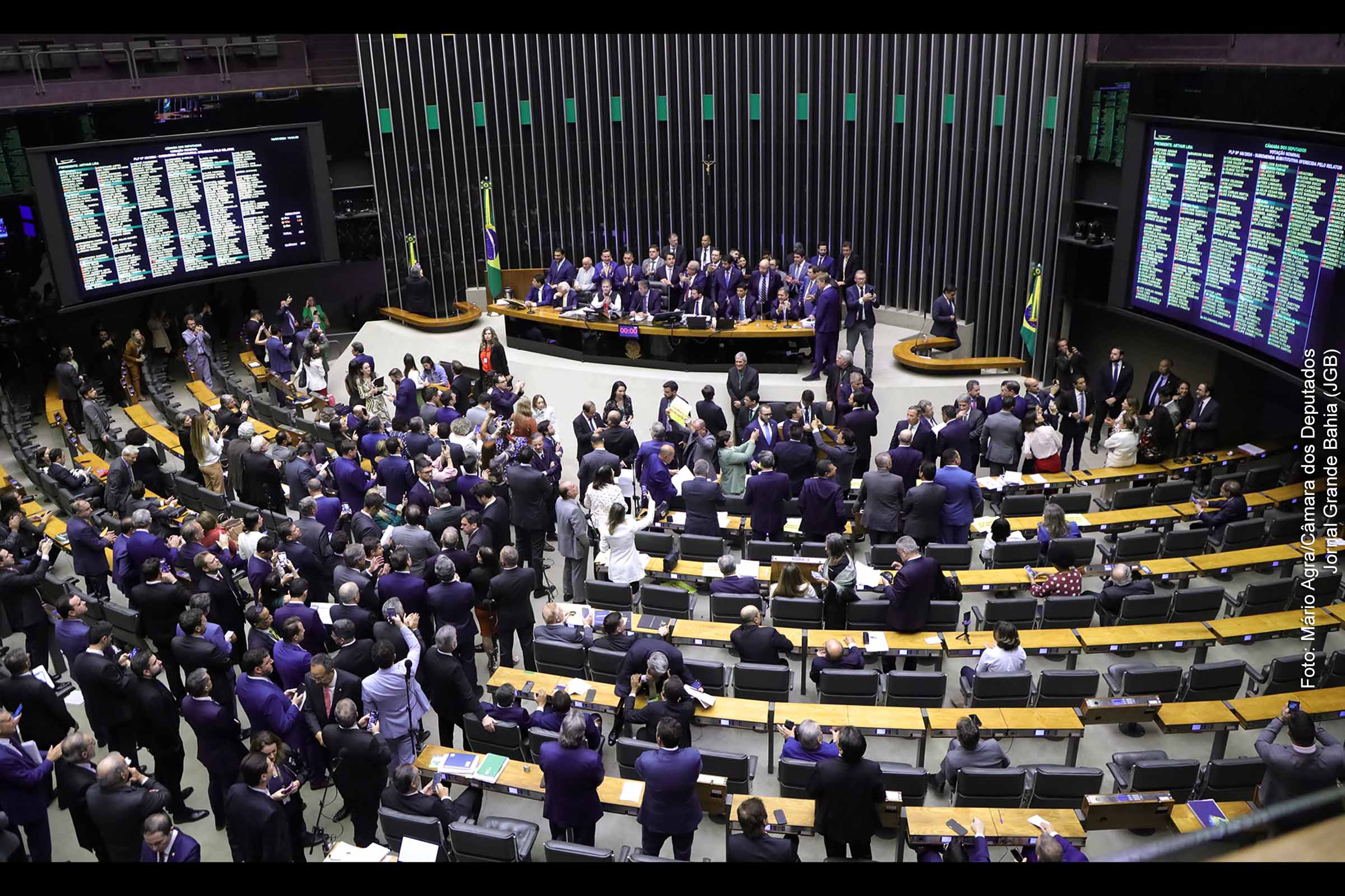 A proposta de Reforma Tributária inclui isenção de dois tributos para carnes, peixes, queijos e sal, além de outras mudanças significativas.