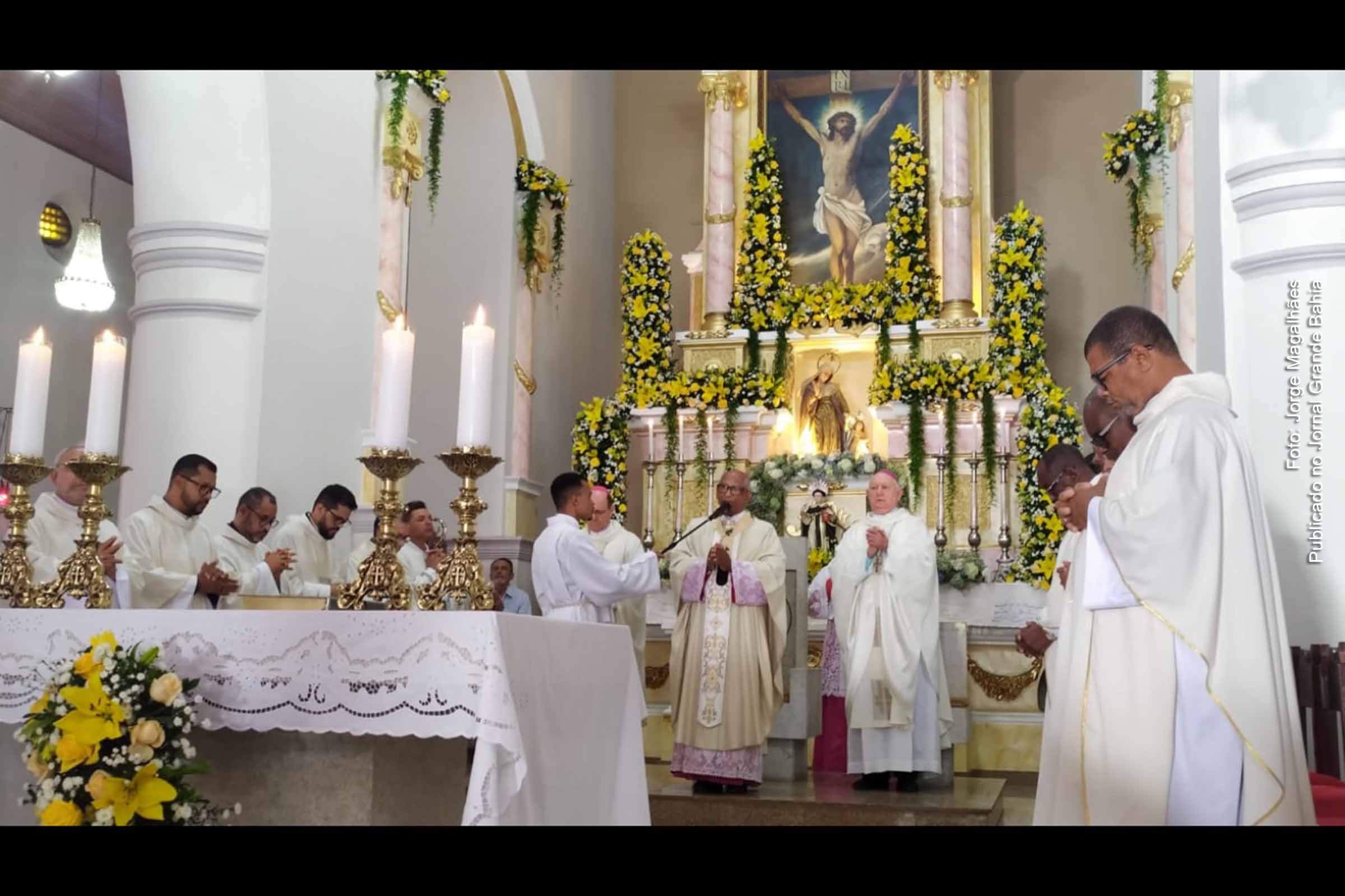 Arcebispo metropolitano dom Zanoni Demettino Castro celebra missa solene em homenagem a padroeira de Feira de Santana, Senhora Sant’Ana.