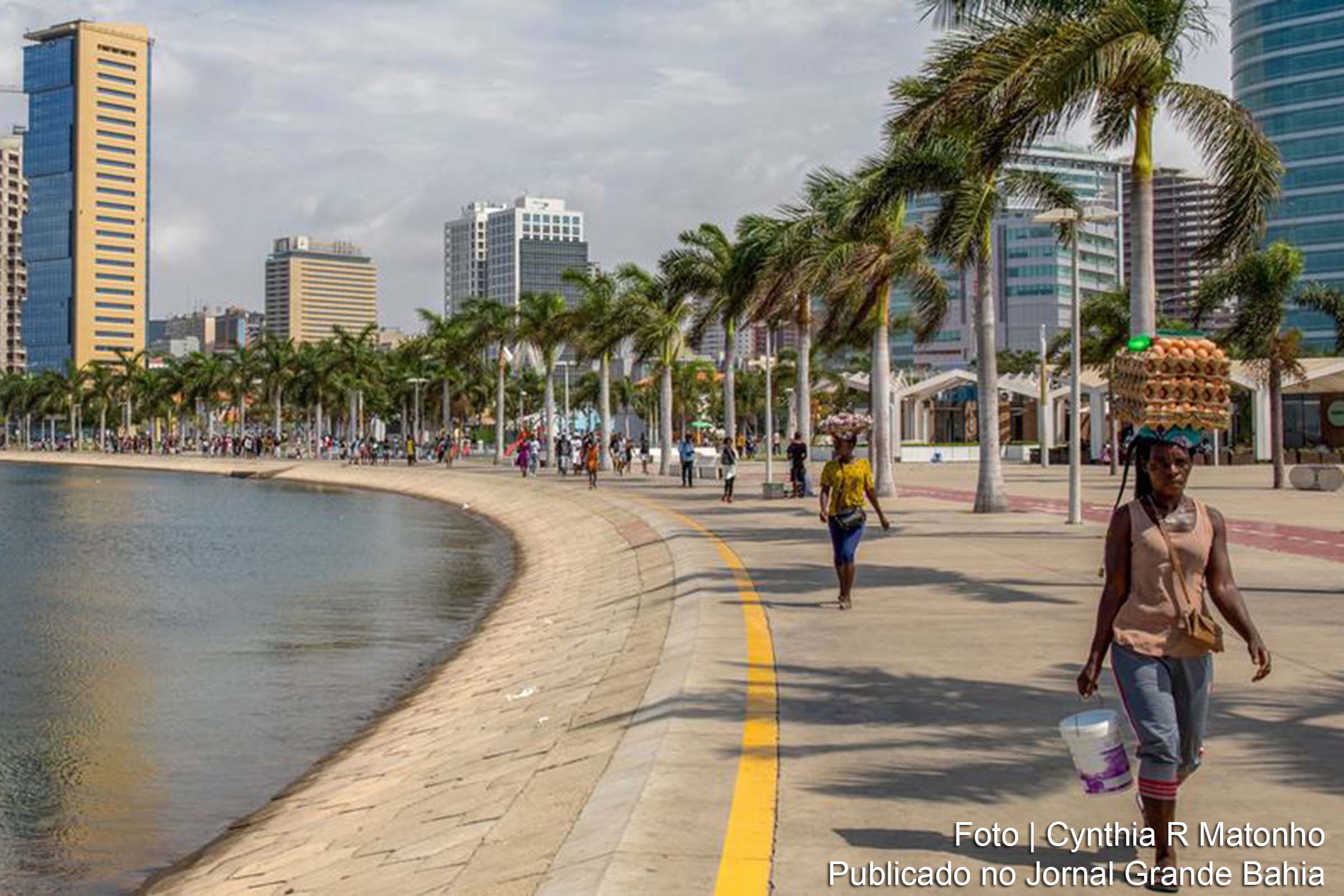 Relatório preliminar de Attiya Waris destaca desafios socioeconômicos de Angola, incluindo dependência do petróleo e infraestrutura inadequada.