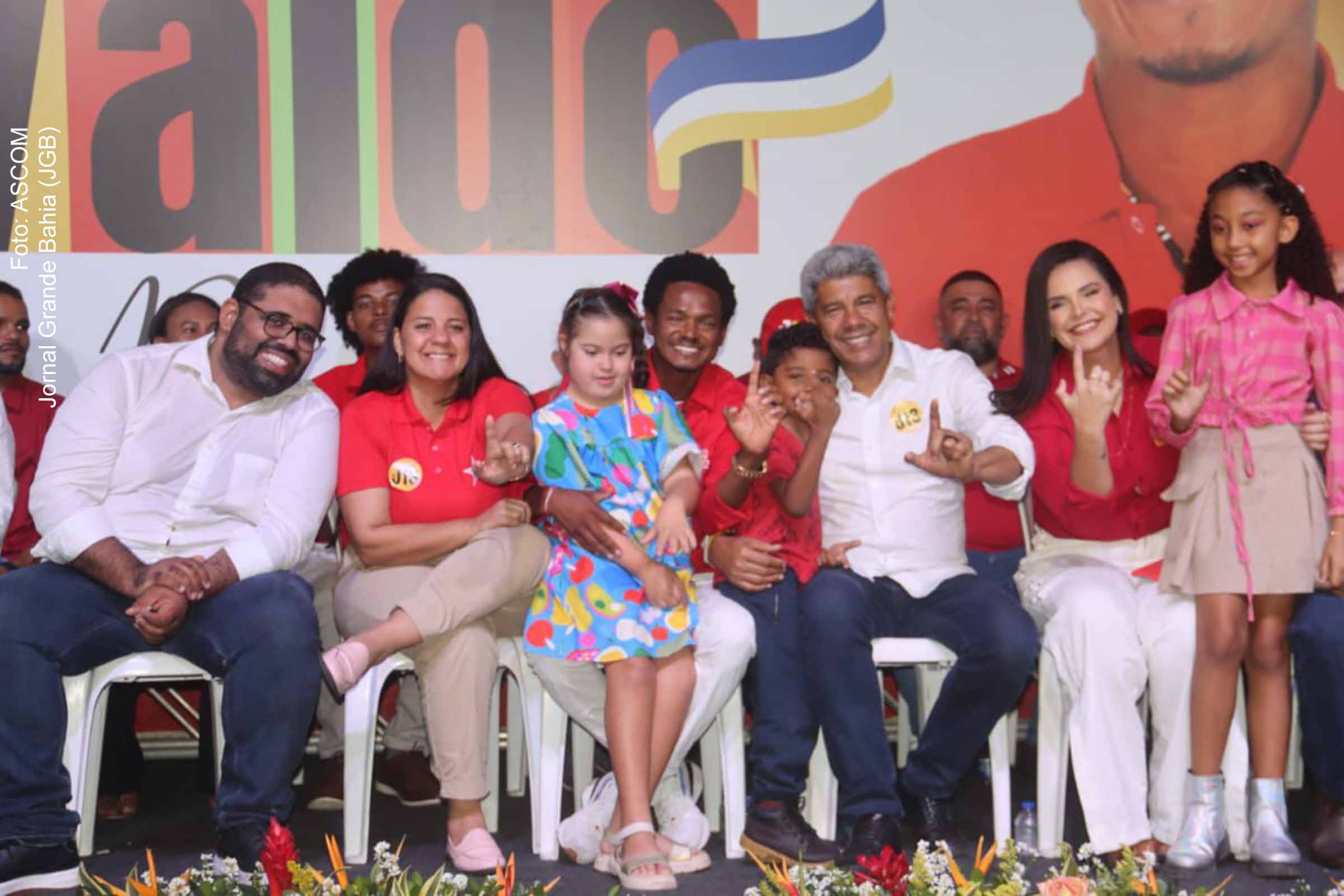 Convenção suprapartidária liderada pelo PT confirma Jocivaldo e Jamile candidatos a prefeito e vice de Antônio Cardoso nas Eleições 2024; Governador e secretário participam do ato.