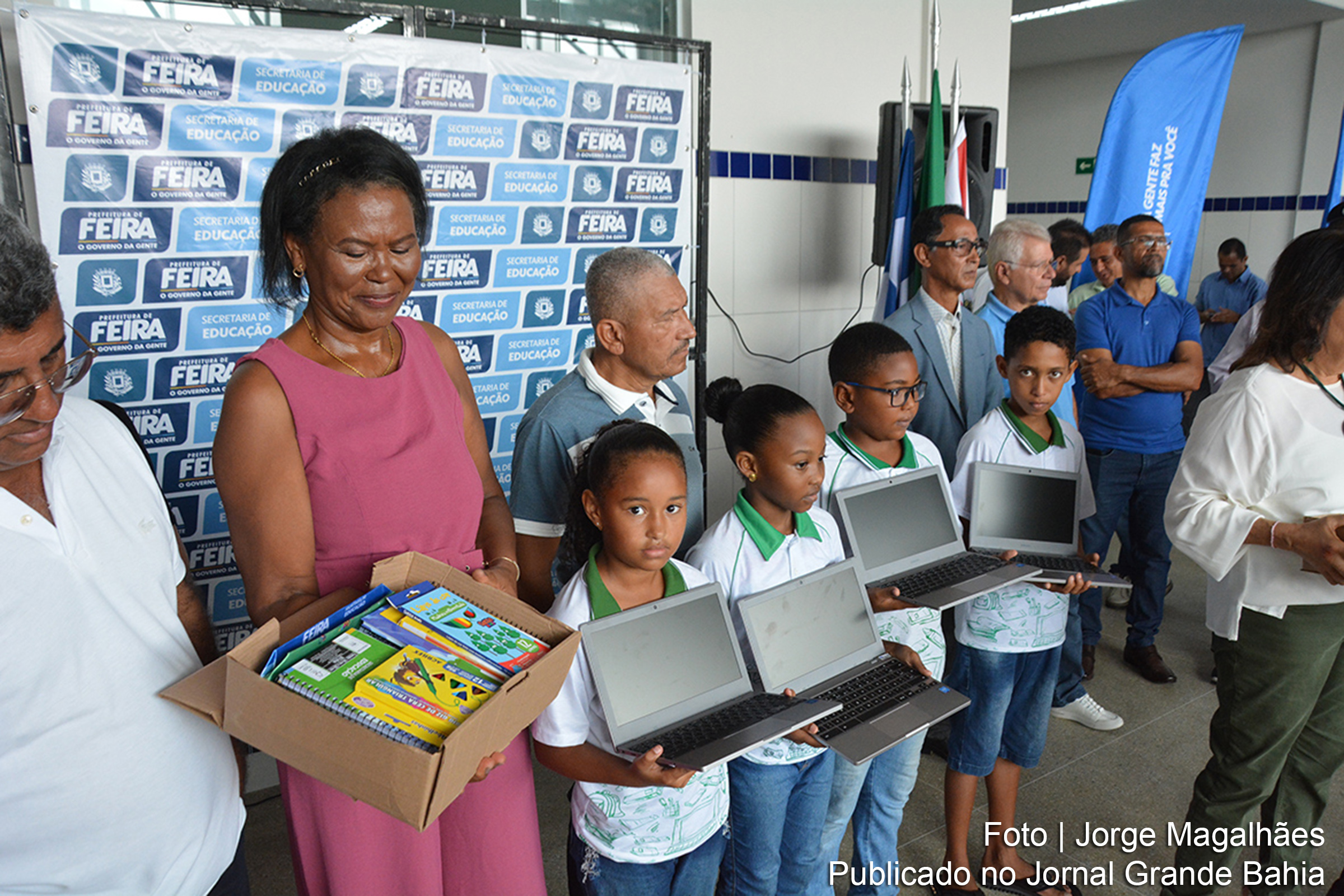 A Prefeitura de Feira de Santana destina mais de R$ 100 milhões para a educação, com foco em infraestrutura, tecnologia e melhoria das condições escolares.