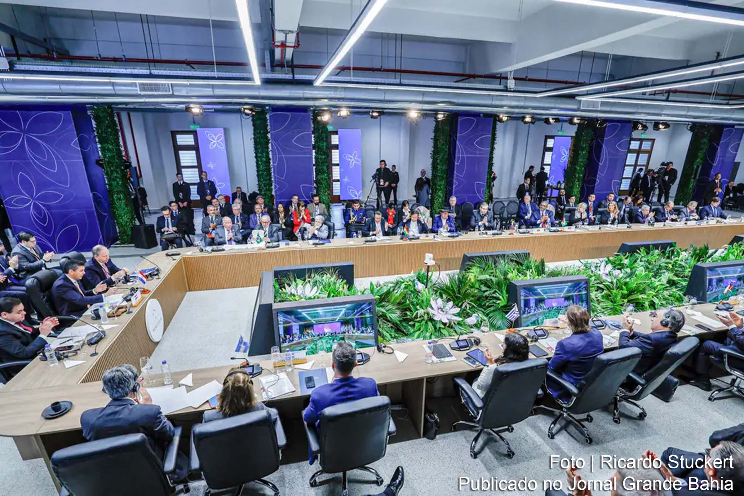 Reunião destaca integração da Bolívia e transição de liderança presidencial no Mercosul.