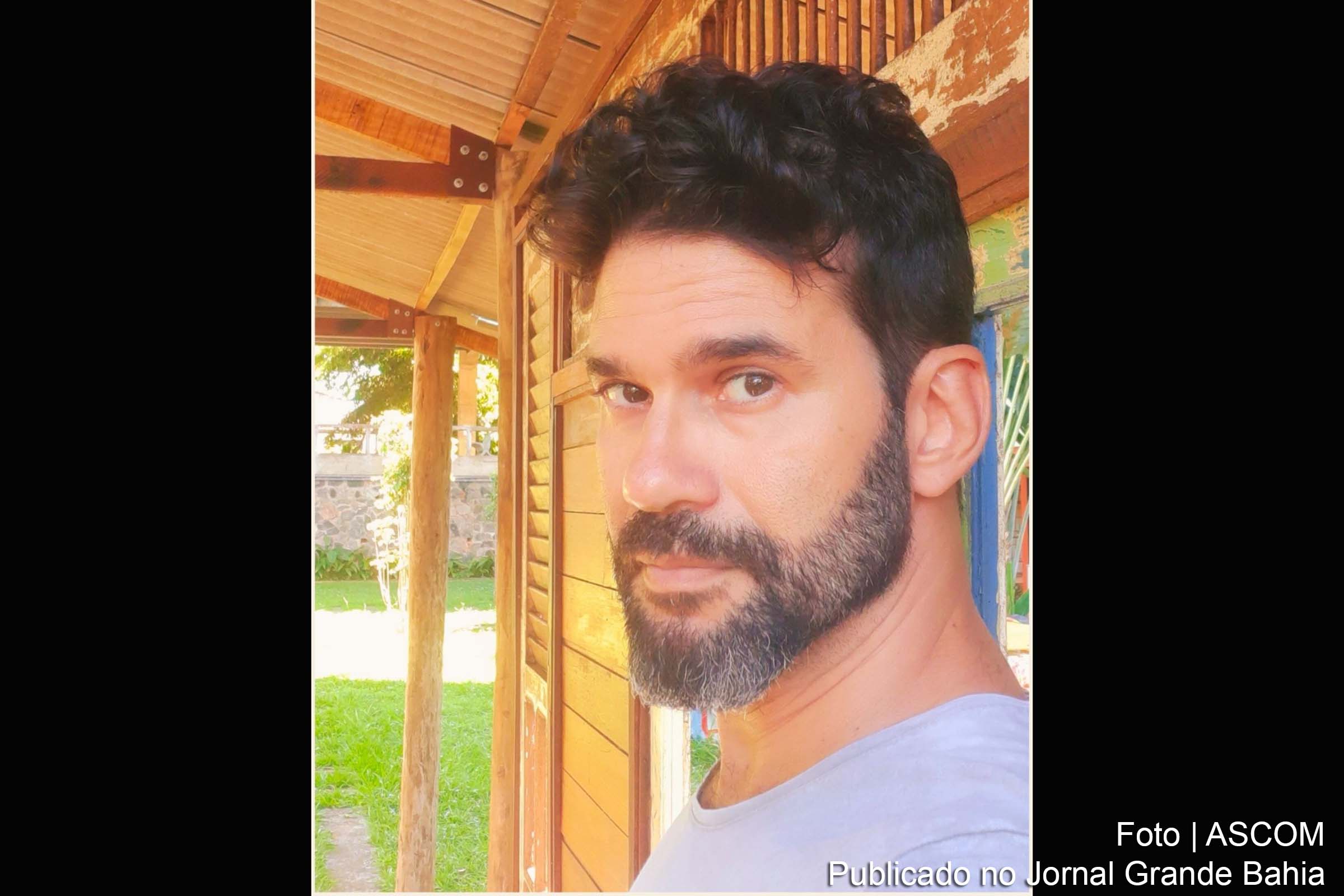 Edvard Passos defende tese sobre o impacto do Carnaval no Teatro da Bahia