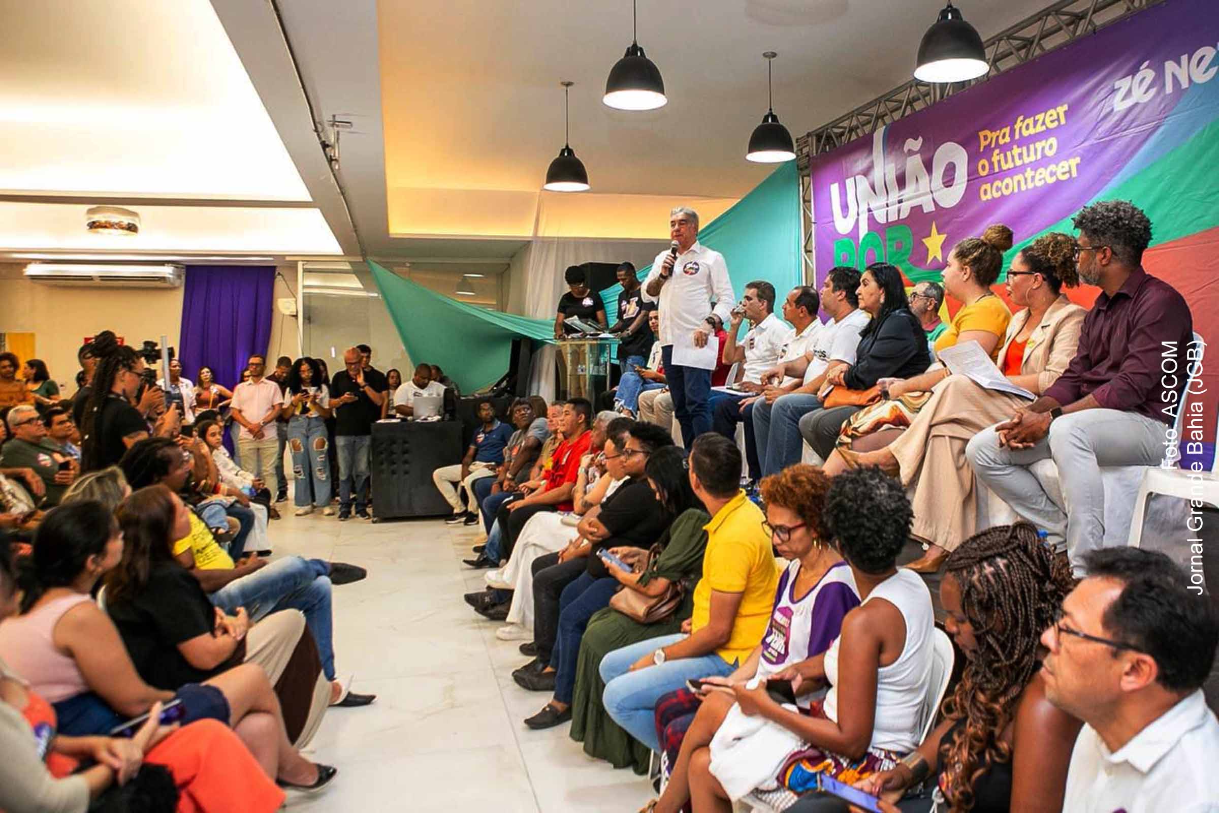 Encontro do Movimento União por Feira de Santana liderado pelo deputado José Cerqueira Neto (Zé Neto, PT) discute problemas na educação municipal em Feira de Santana.