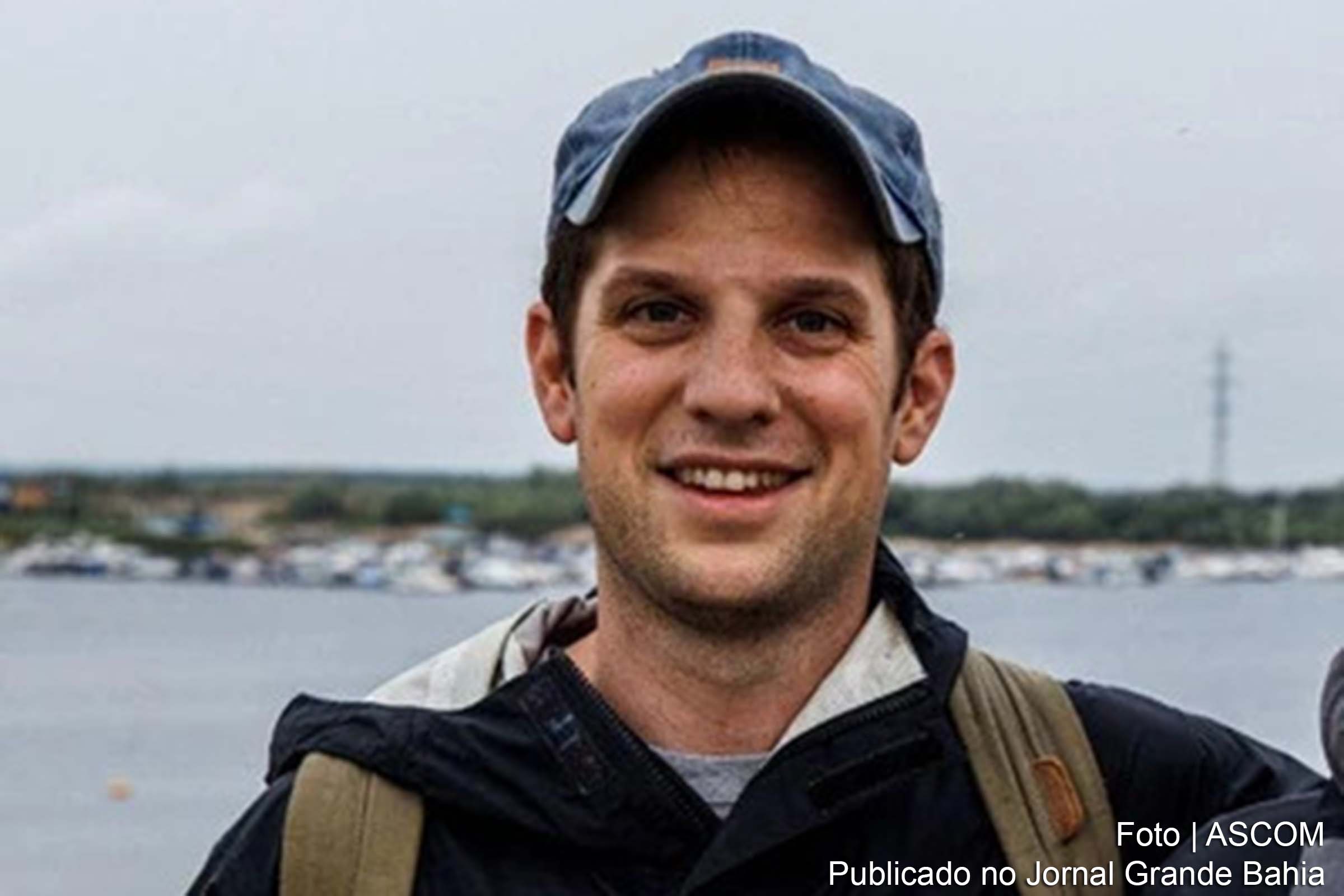 O jornalista Evan Gershkovich, correspondente do Wall Street Journal, foi sentenciado a 16 anos de prisão na Rússia por acusações de espionagem.