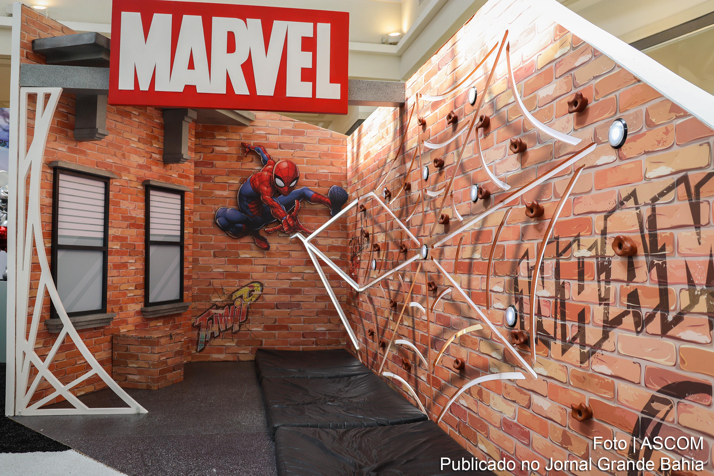 Mostra celebra 100 anos da Disney com atividades interativas e cenários temáticos, encantando visitantes de todas as idades.