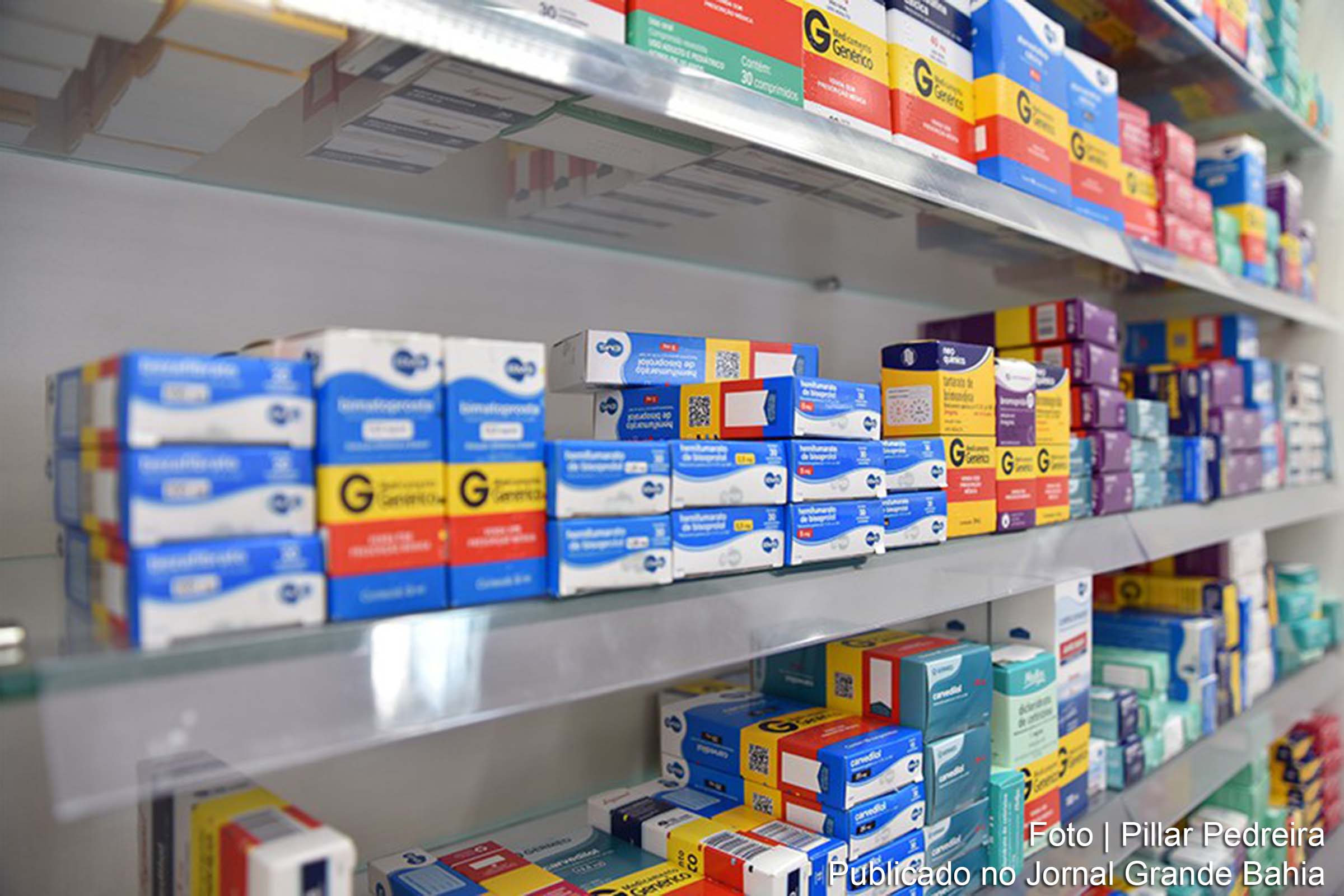 Nova legislação determina a realização de campanhas educativas permanentes sobre os perigos da automedicação no Brasil.