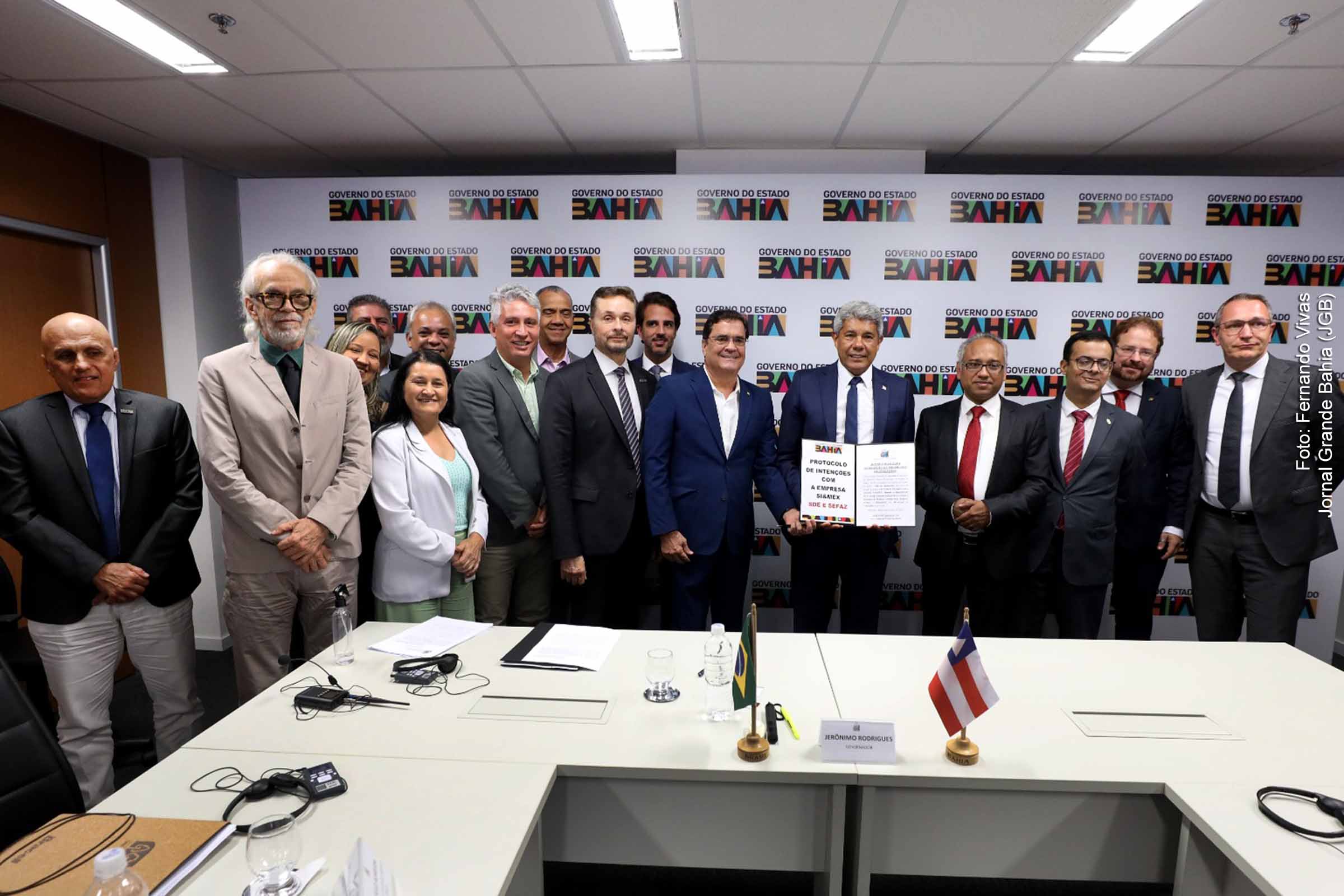 Governador Jerônimo Rodrigues assina protocolo para instalação de Fábrica de Placas Solares em Camaçari