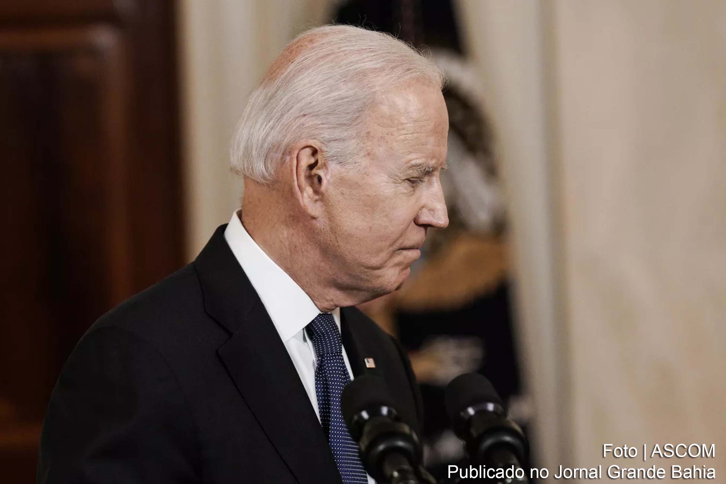 Parlamentares democratas lançam campanha na TV solicitando que Joe Biden abra mão da reeleição para favorecer um candidato mais competitivo contra Donald Trump.