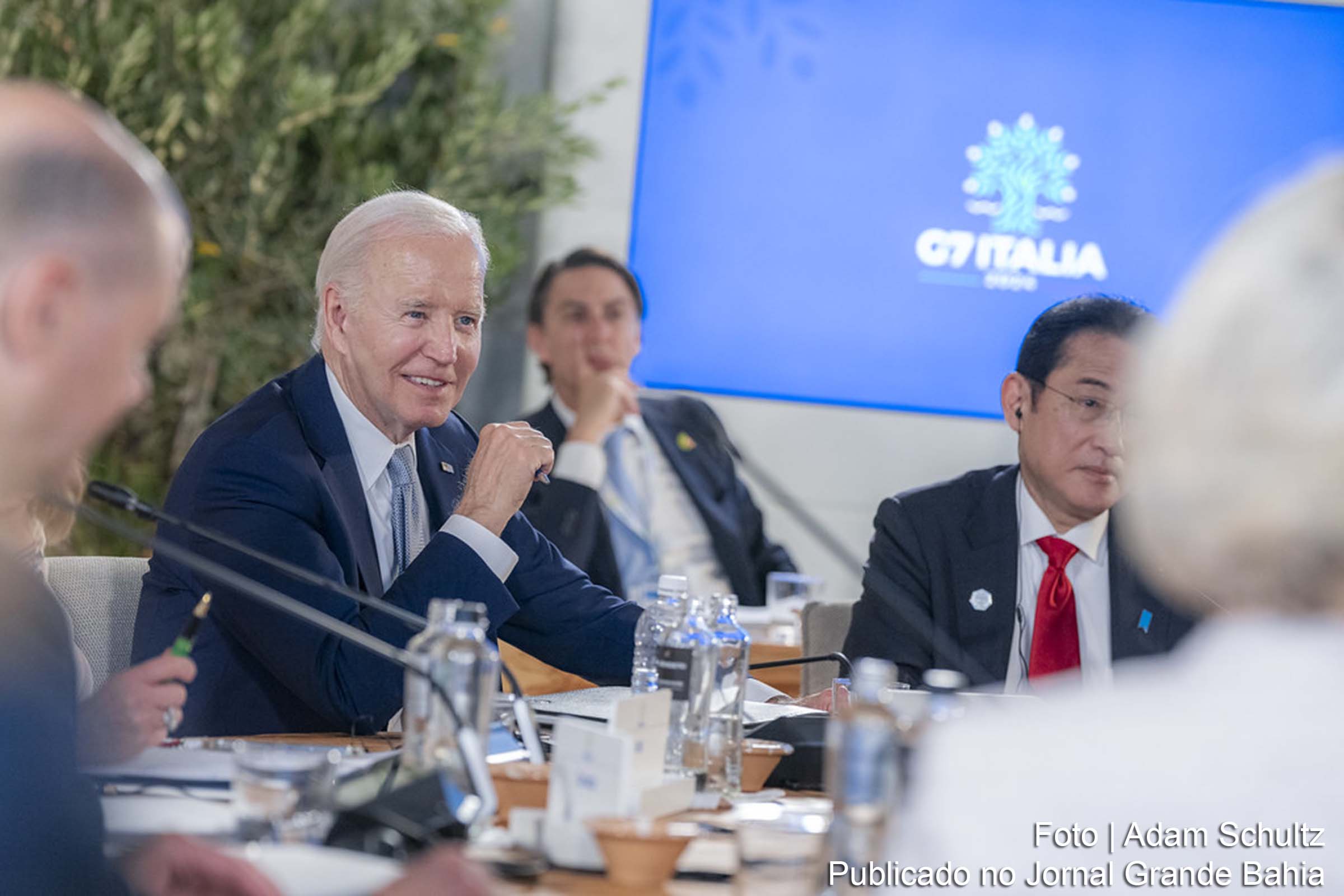 A determinação de Biden em seguir adiante na corrida presidencial também recebeu apoio crucial de governadores democratas.