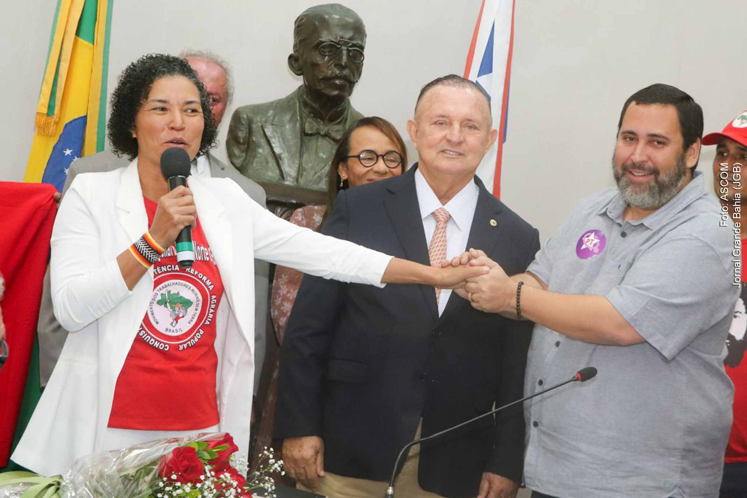 Lucinha Barbosa toma posse como deputada estadual na Assembleia Legislativa da Bahia, substituindo Maria Del Carmen.