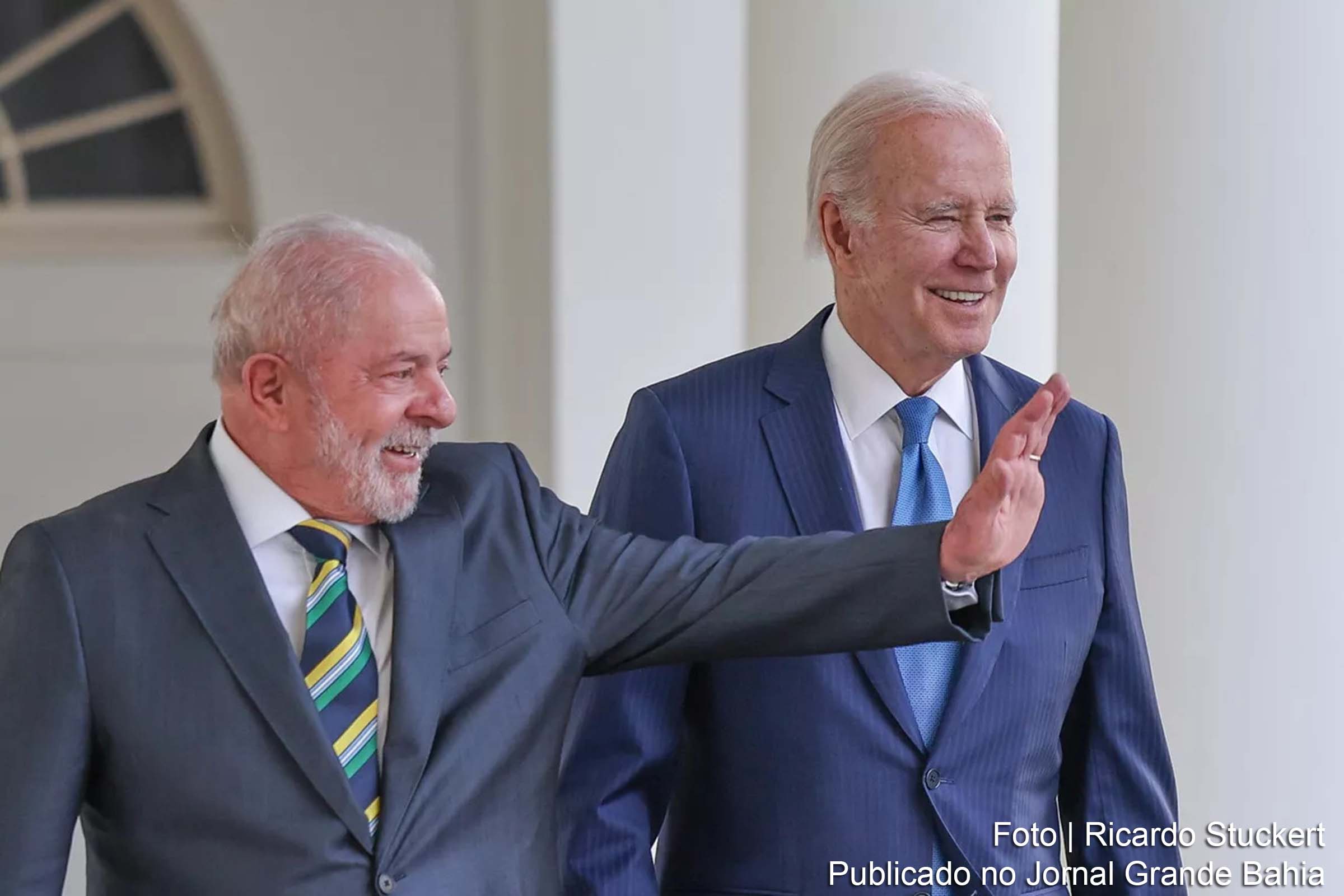 Líderes sul-americanos adotam diferentes posturas em relação às eleições presidenciais nos EUA, revelando complexidades geopolíticas.