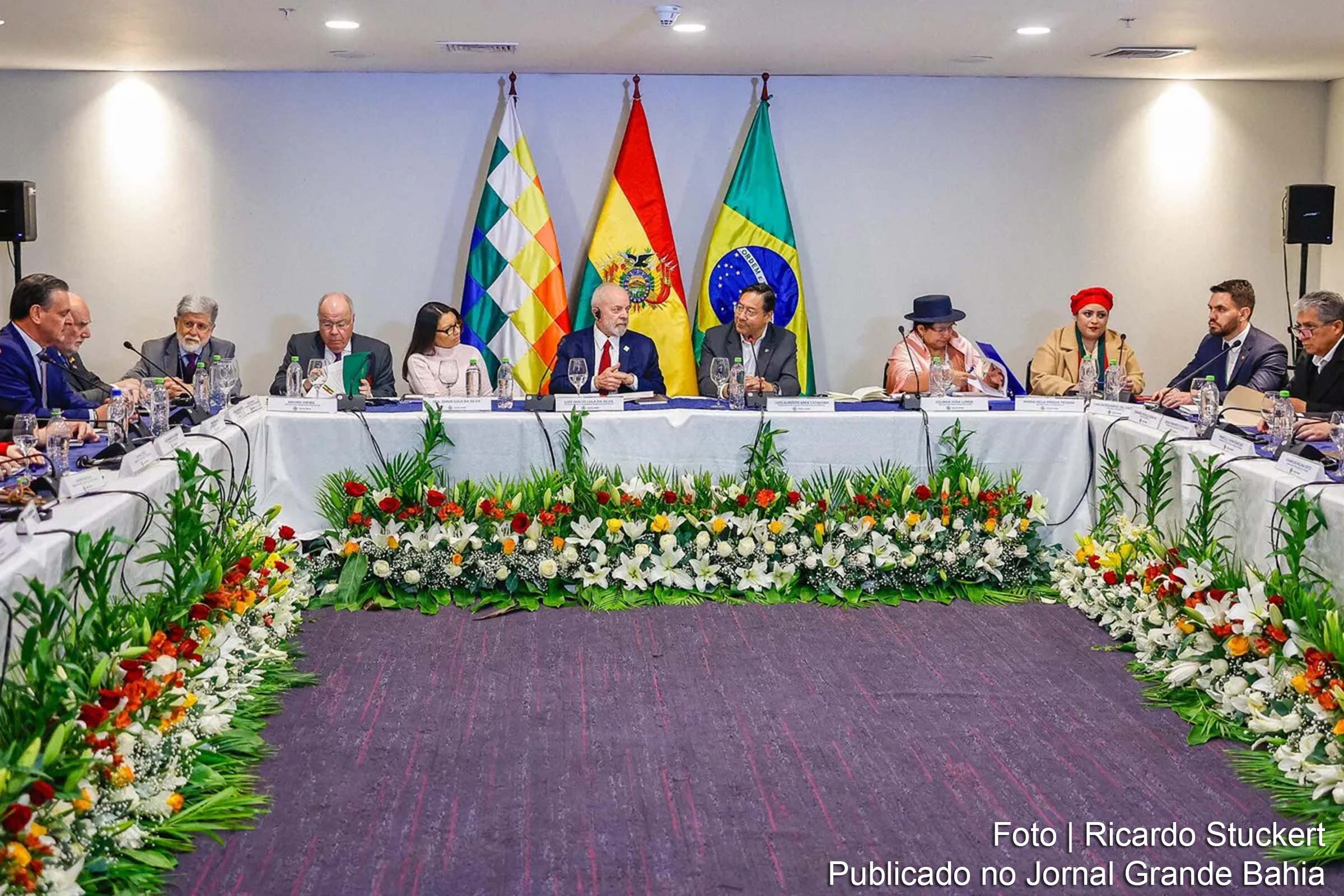 Encontro entre presidentes de Brasil e Bolívia resulta em propostas de cooperação para rotas comerciais estratégicas.