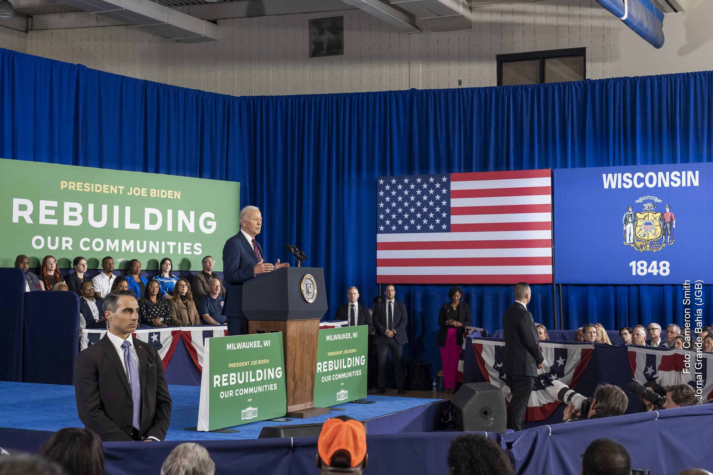 O presidente Joe Biden anuncia investimentos para reconectar e reconstruir comunidades negligenciadas como parte de sua agenda de Investimentos na América, quarta-feira, 13 de março de 2024, no Pieper-Hillside Boys and Girls Club em Milwaukee.